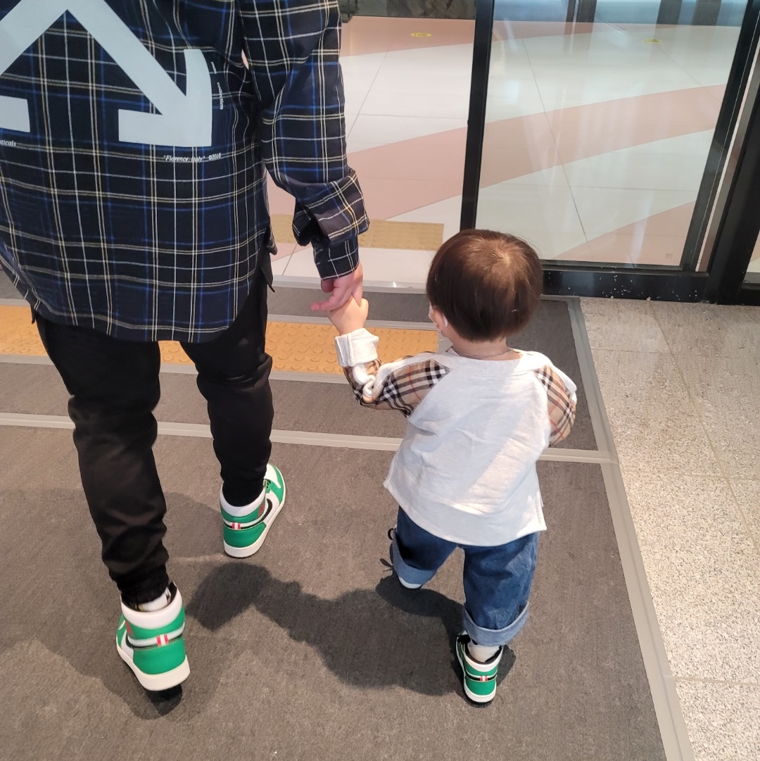 (W) Jordan 1 Retro High OG Lucky Green, (TD) Jordan 1 Retro High OG Lucky Green 착용 스타일 - 2