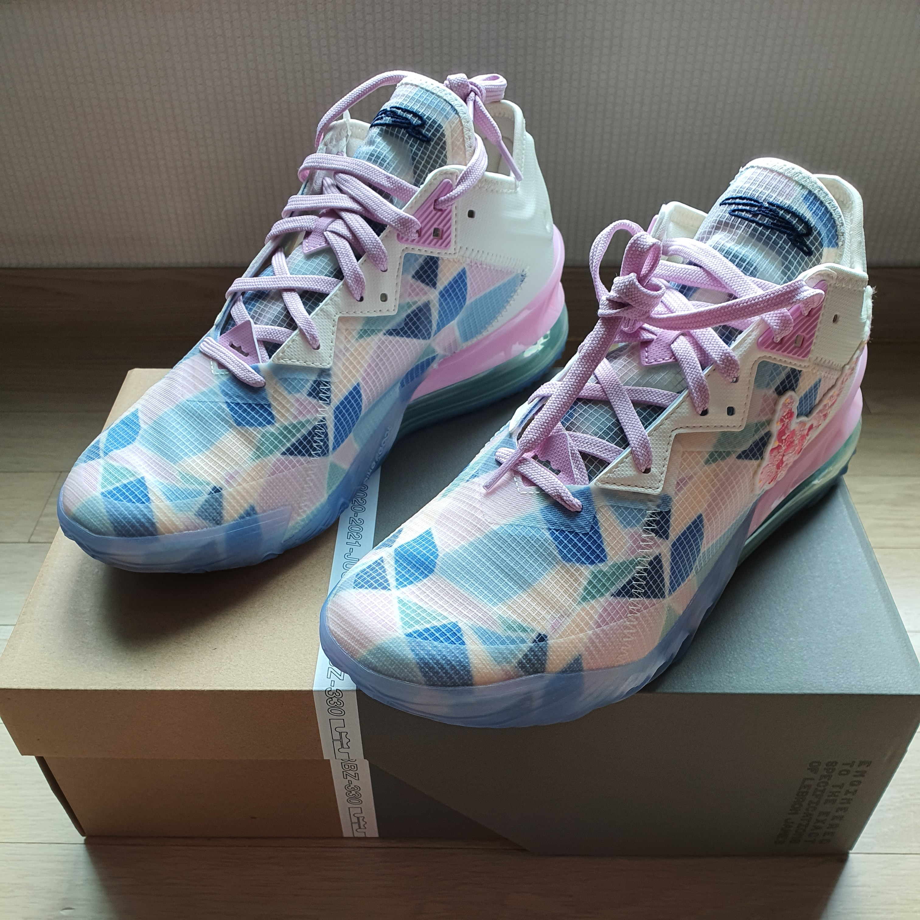 Nike x Atmos LeBron 18 Low Light Arctic Pink 착용 스타일