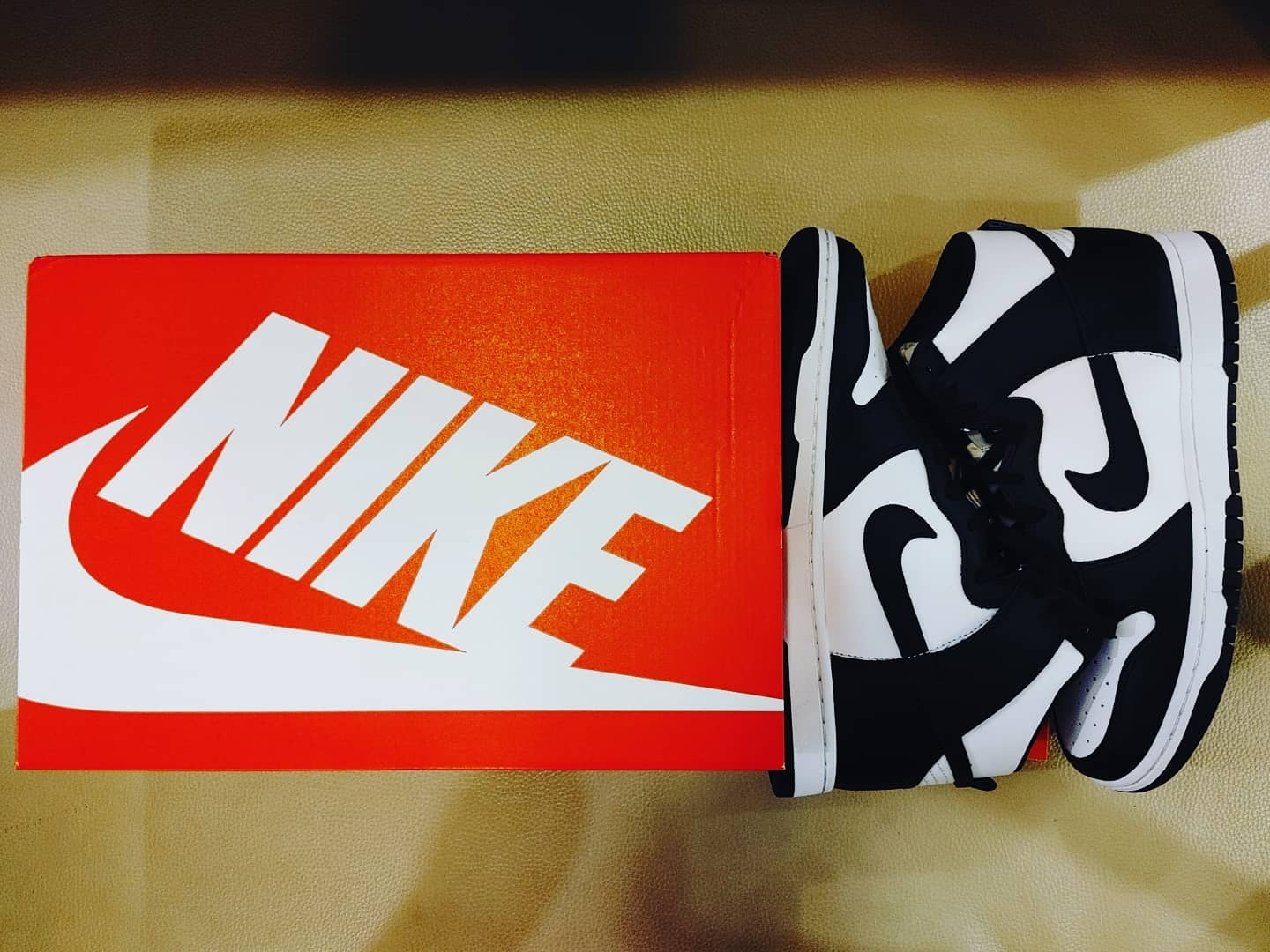 Nike Dunk High Retro Black and White 착용 스타일 - 2