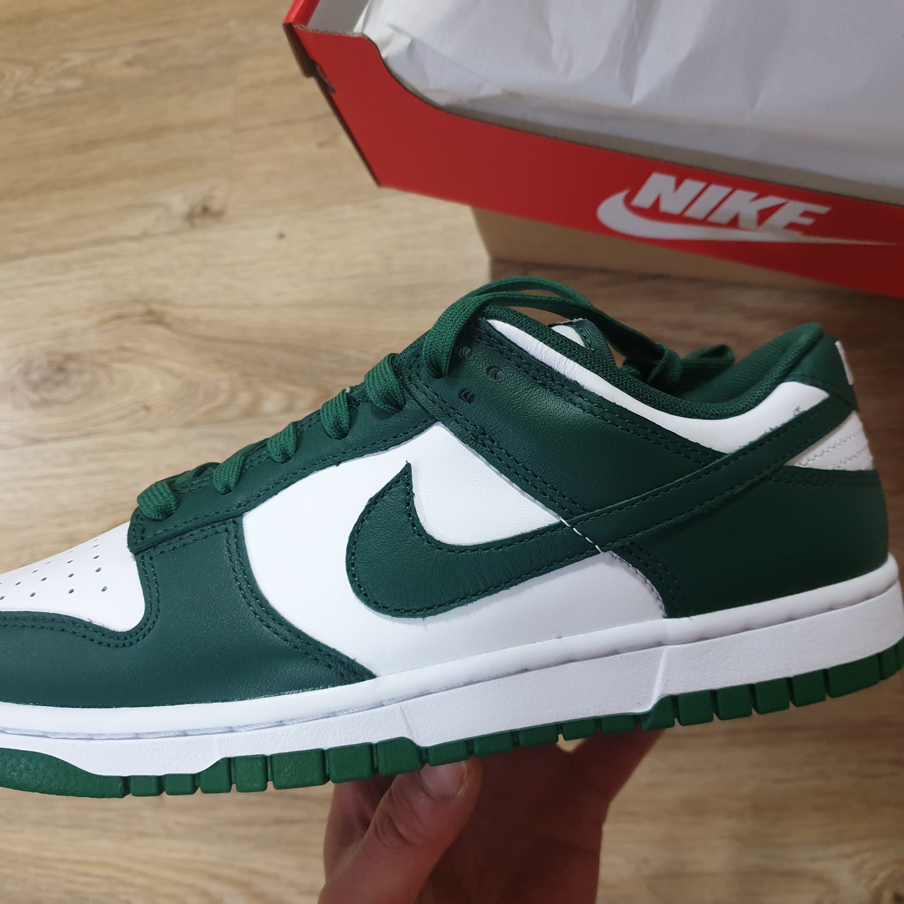 Nike Dunk Low Retro Varsity Green 착용 스타일 - 2