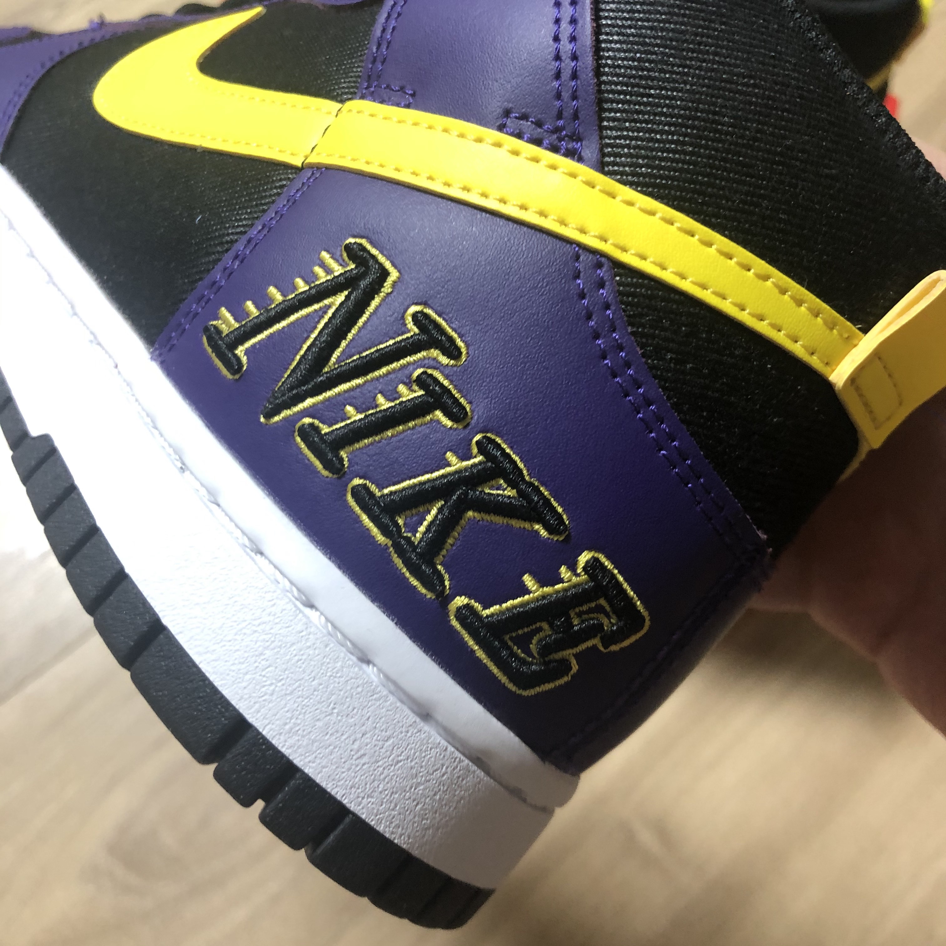 Nike Dunk High PRM EMB Court Purple 착용 스타일 - 4