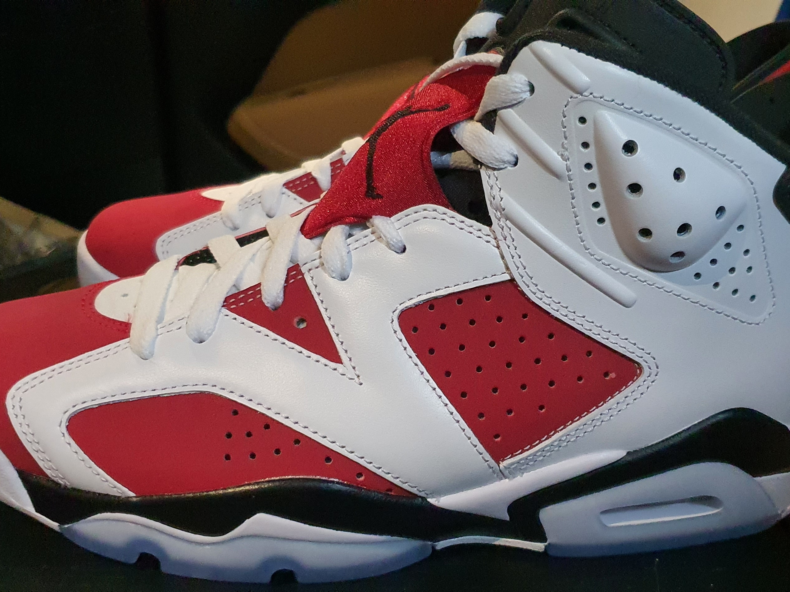 Jordan 6 Retro Carmine 2021 착용 스타일 - 1