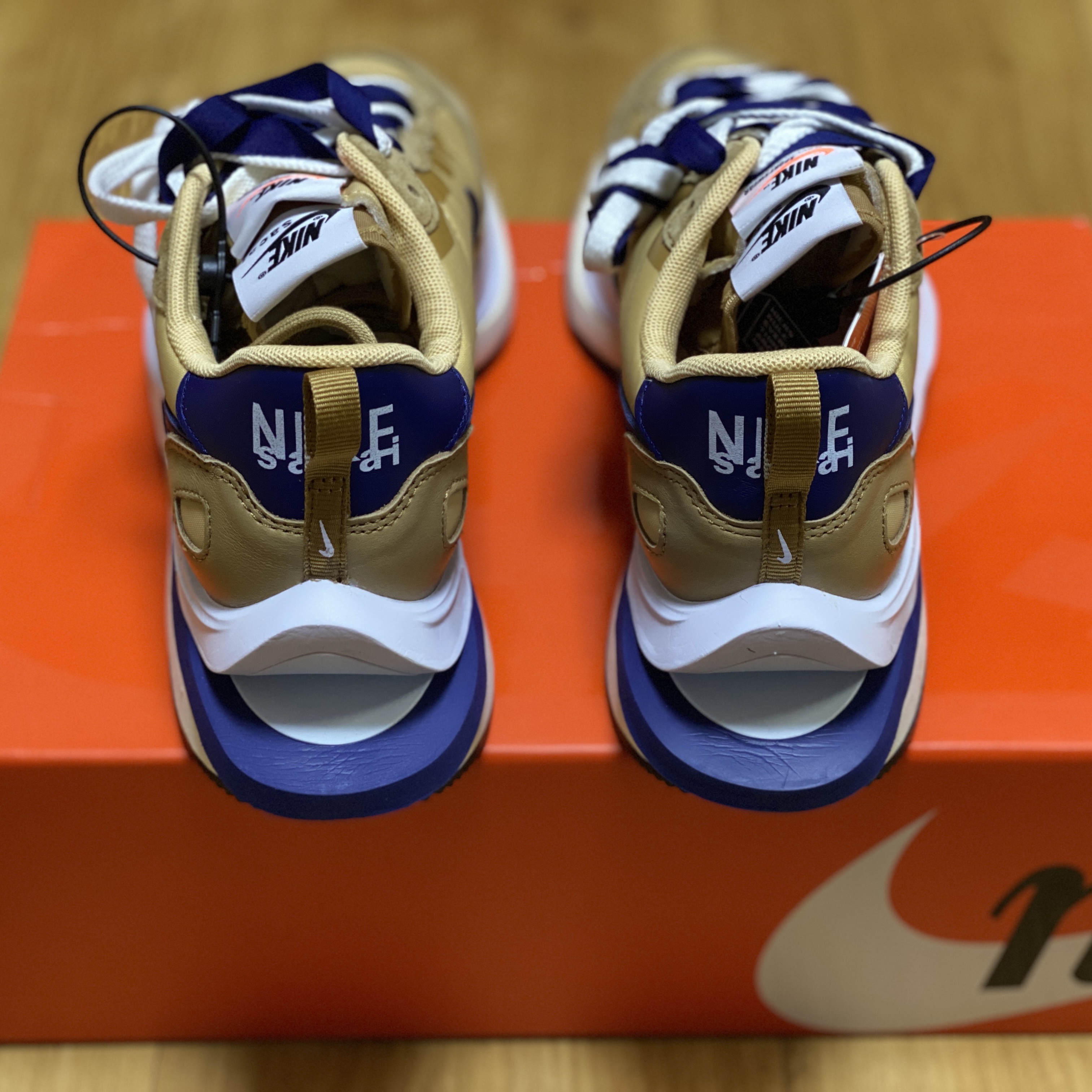 Nike x Sacai VaporWaffle Sesame and Blue Void 착용 스타일 - 2