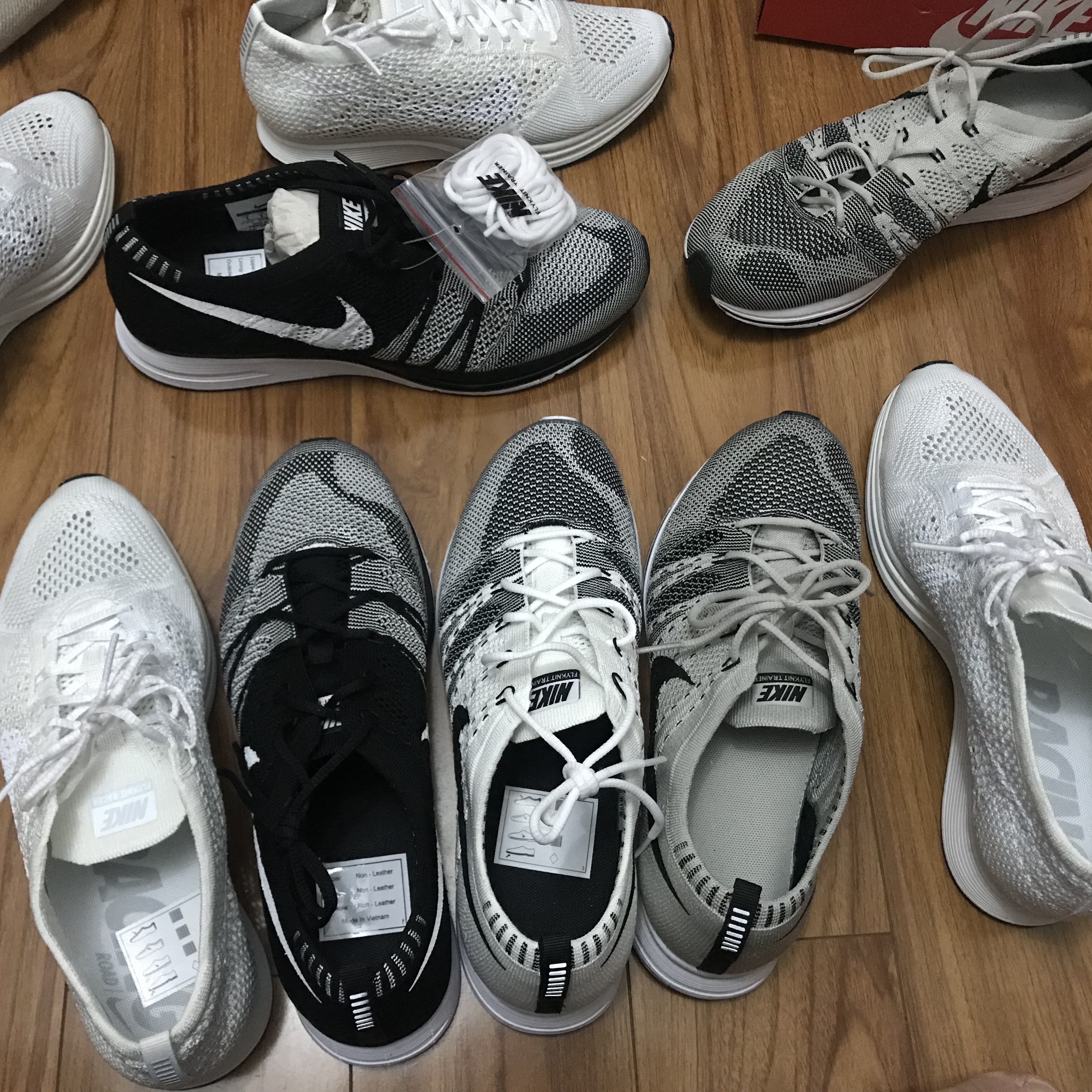 Nike Flyknit Racer Pure Platinum, Nike Flyknit Racer Triple White 착용 스타일