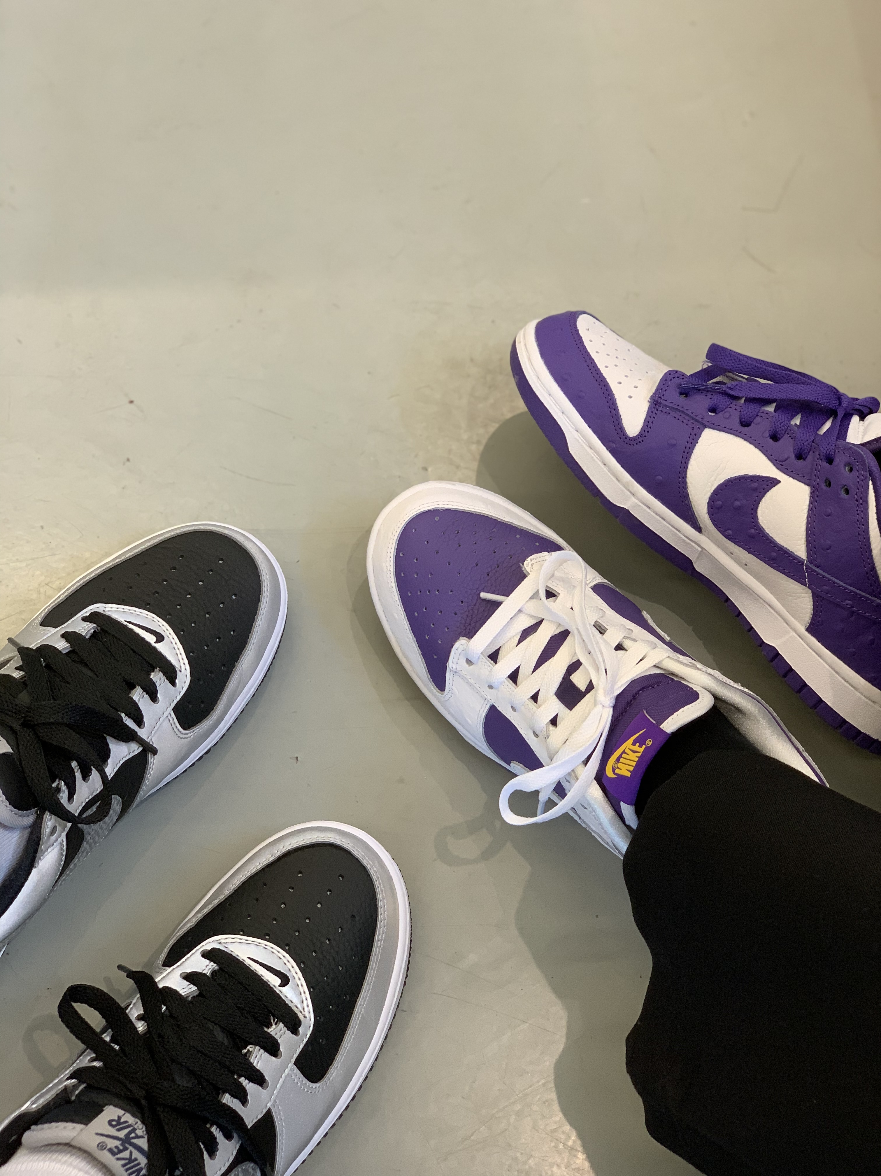 (W) Nike Dunk Low SE Flip, Nike Air Force 1 B Silver Snake 착용 스타일