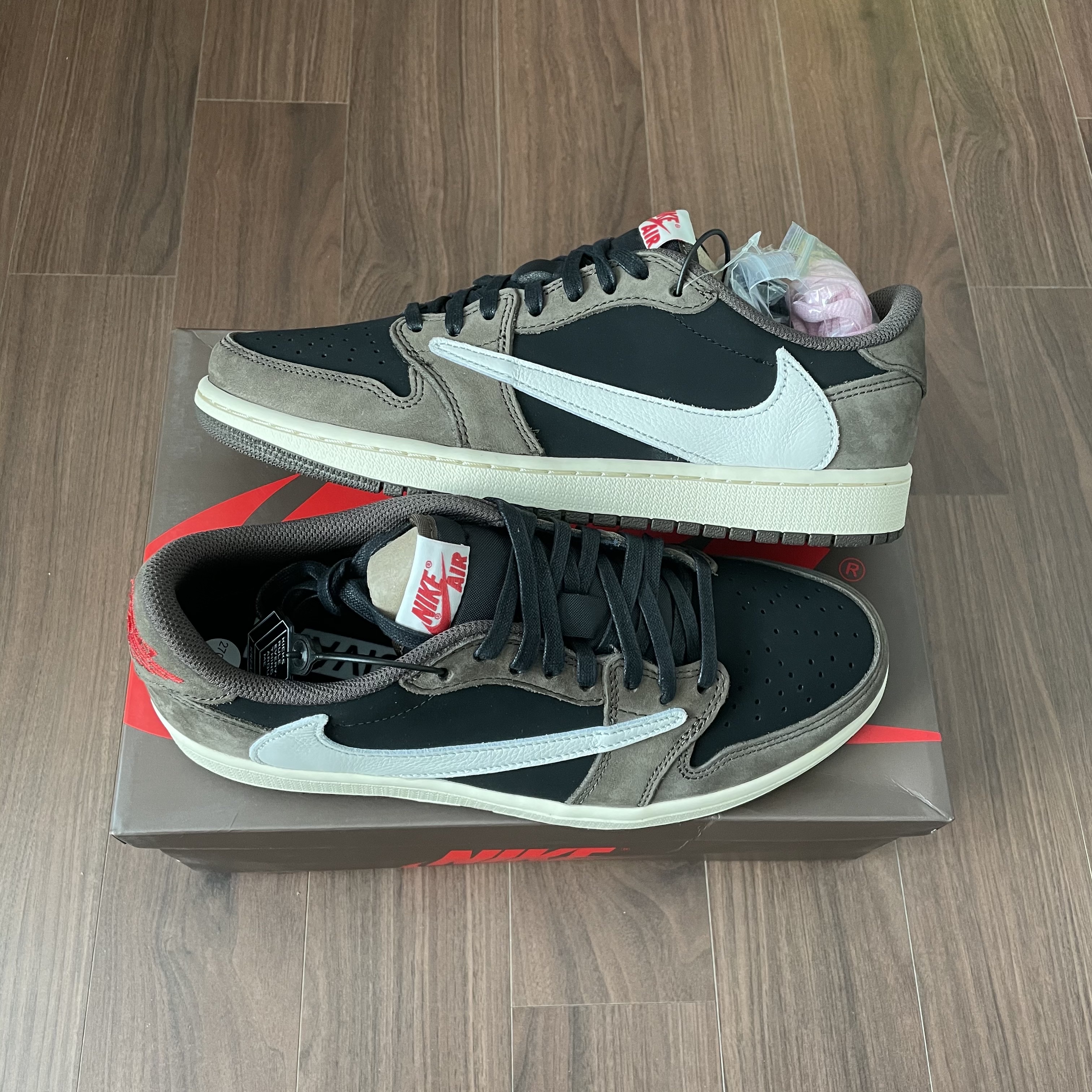 Jordan 1 x Travis Scott Retro Low OG SP Mocha 착용 스타일