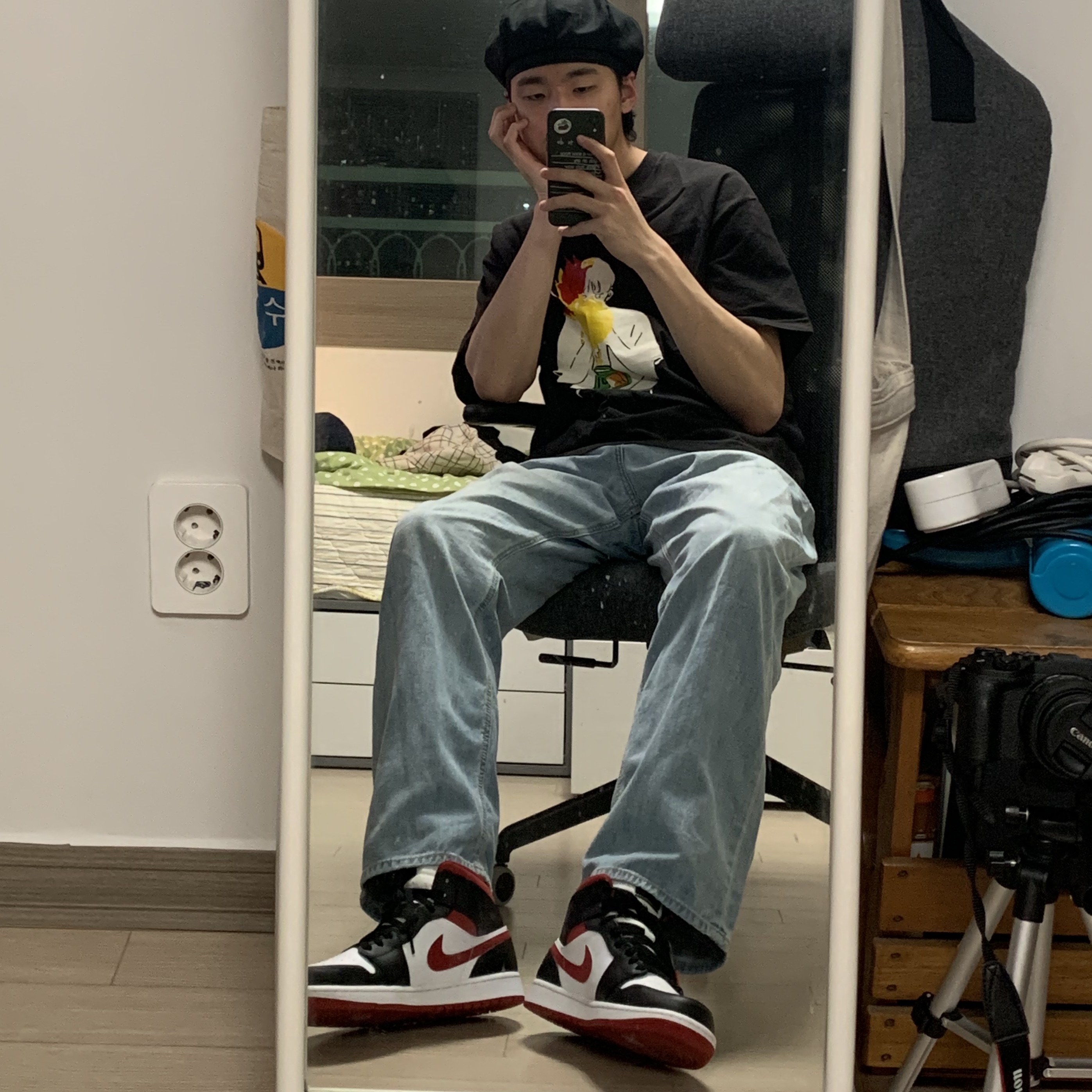 Jordan 1 Mid Gym Red Black White 착용 스타일