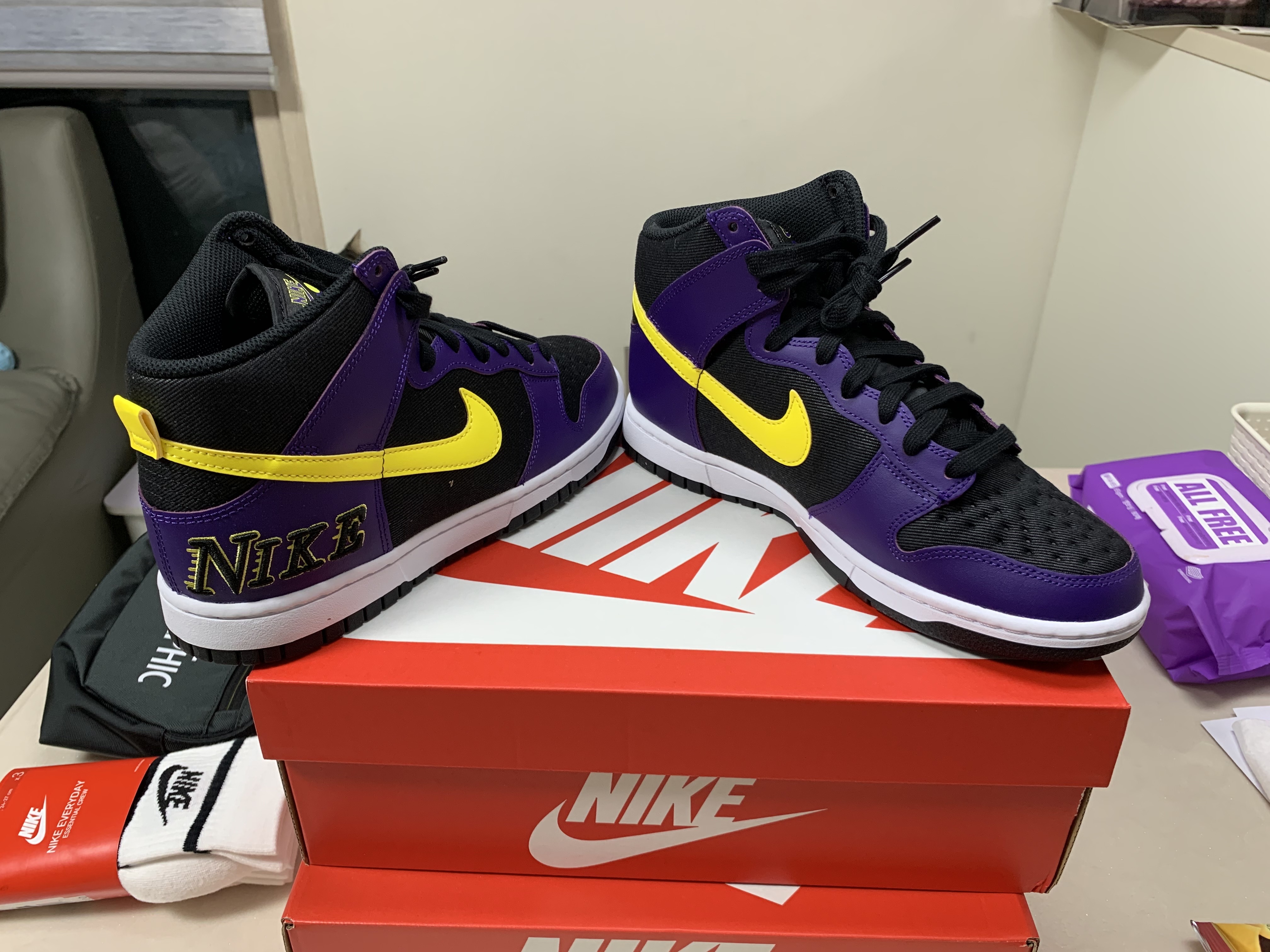 Nike Dunk High PRM EMB Court Purple 착용 스타일 - 2