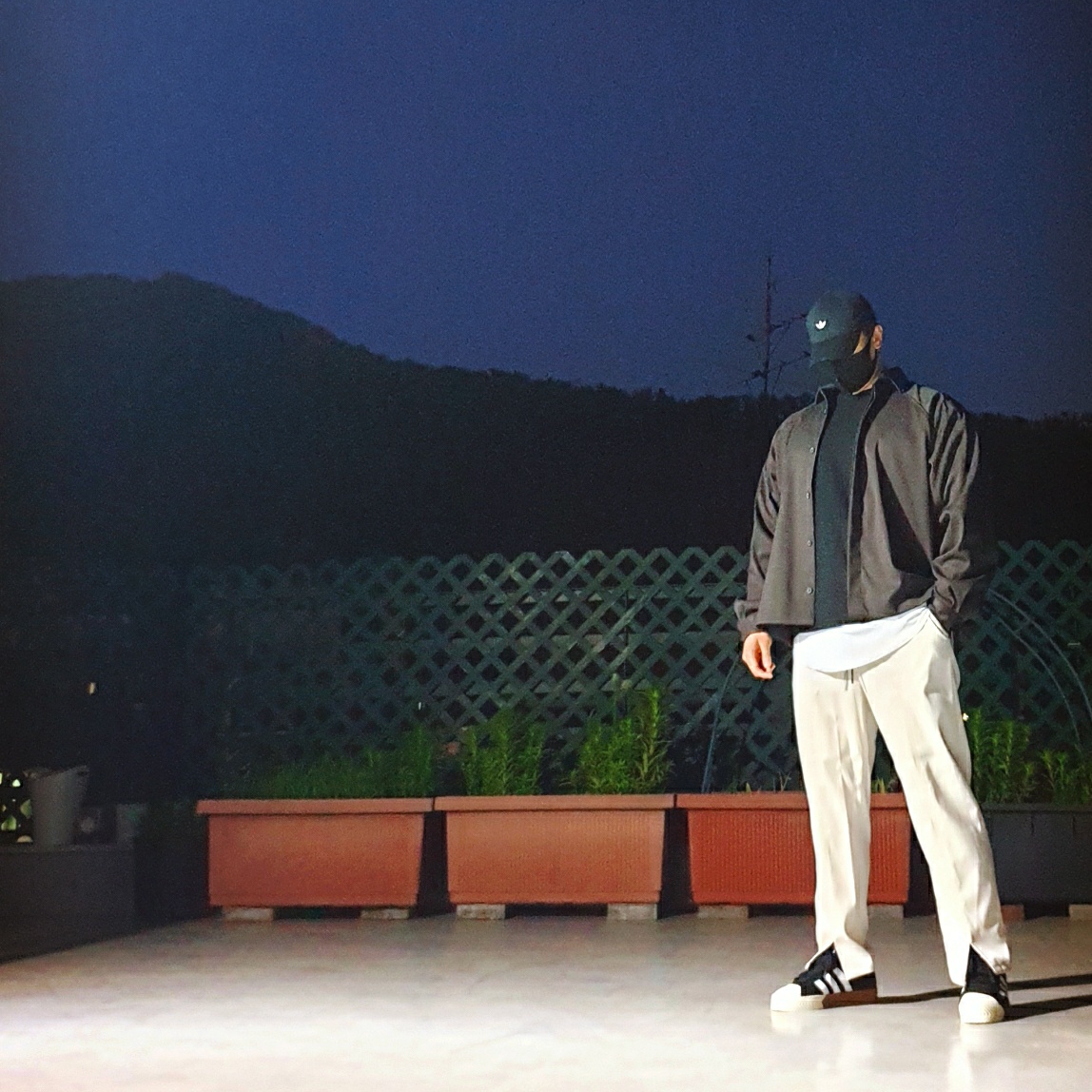 Adidas x Alexander Wang Skate Super Core Black 착용 스타일 - 1