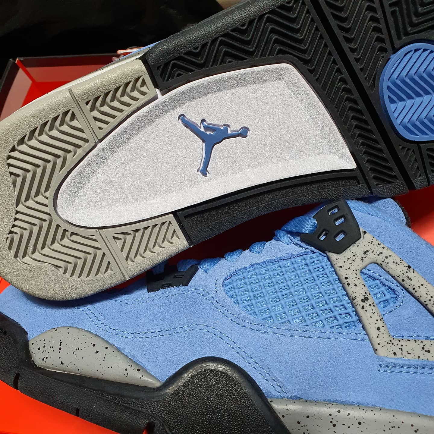 (GS) Jordan 4 Retro University Blue 착용 스타일 - 2