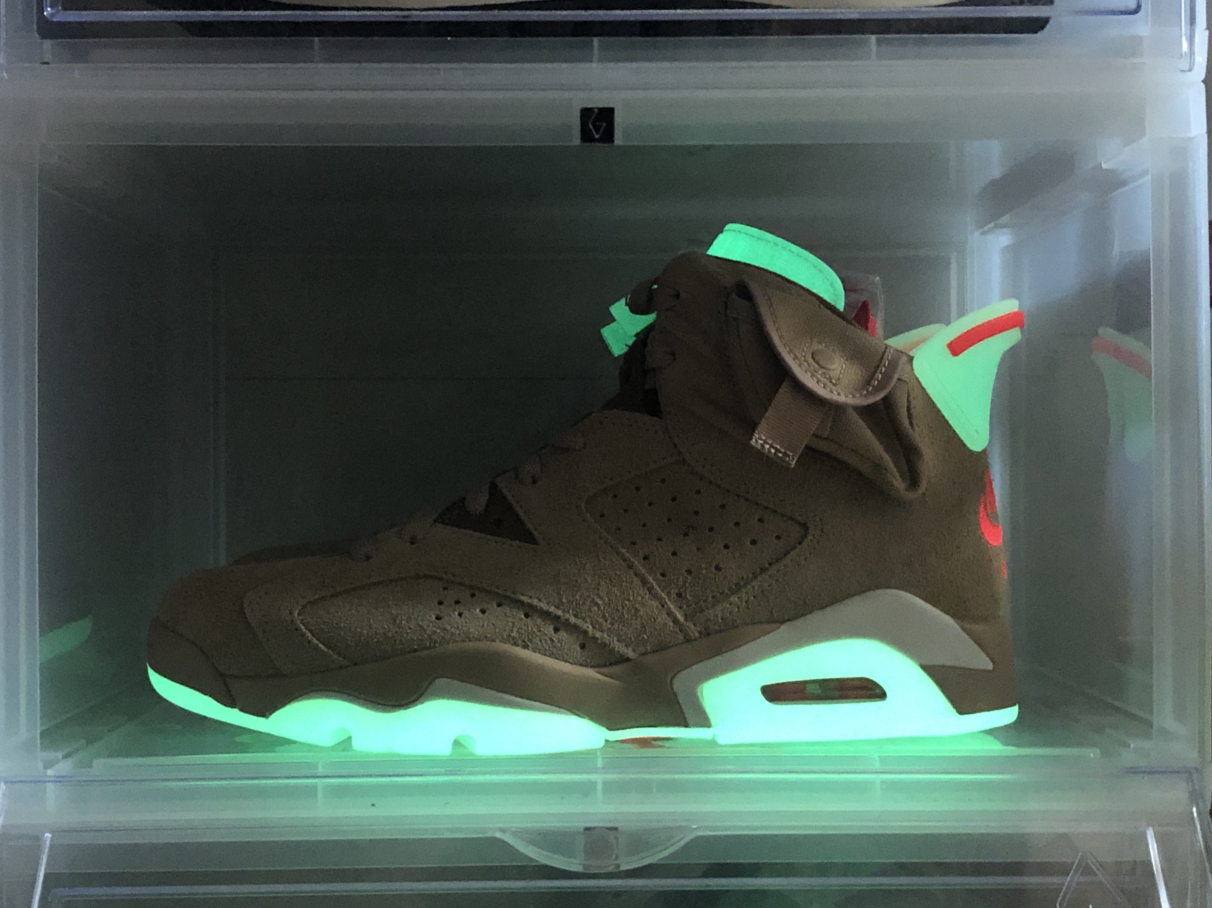 Jordan 6 x Travis Scott Retro SP British Khaki 착용 스타일 - 1