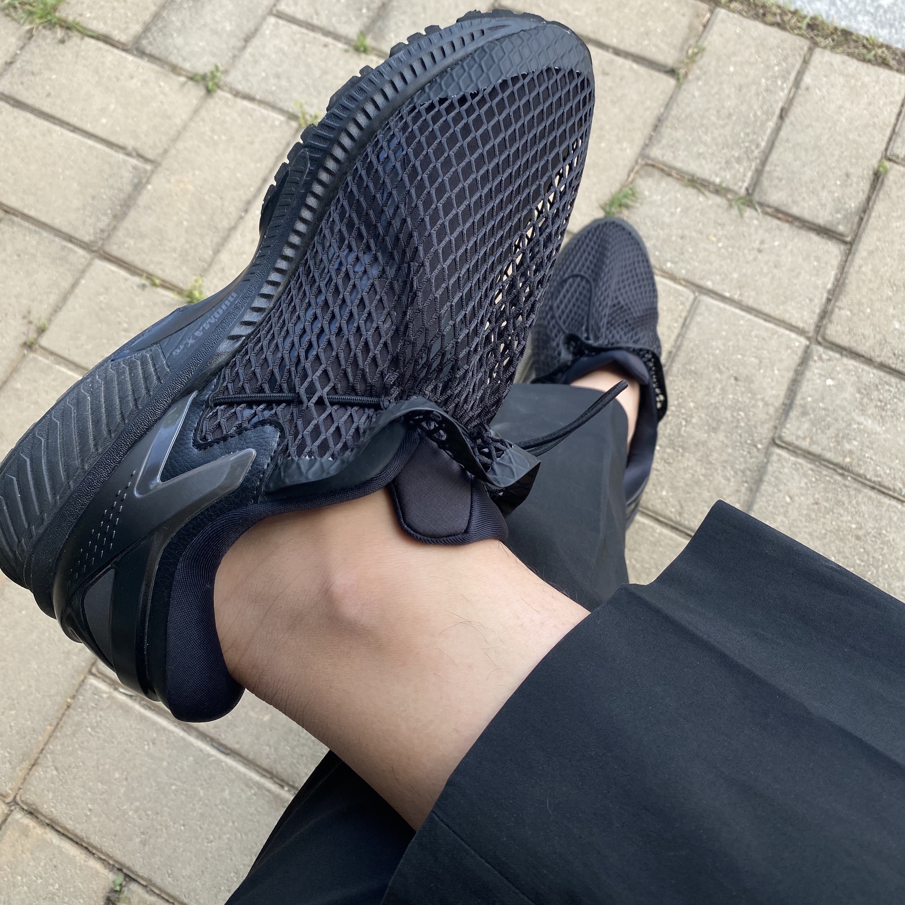 Asics x Vivienne Westwood Gel-Kayano 26 Black 착용 스타일 - 4