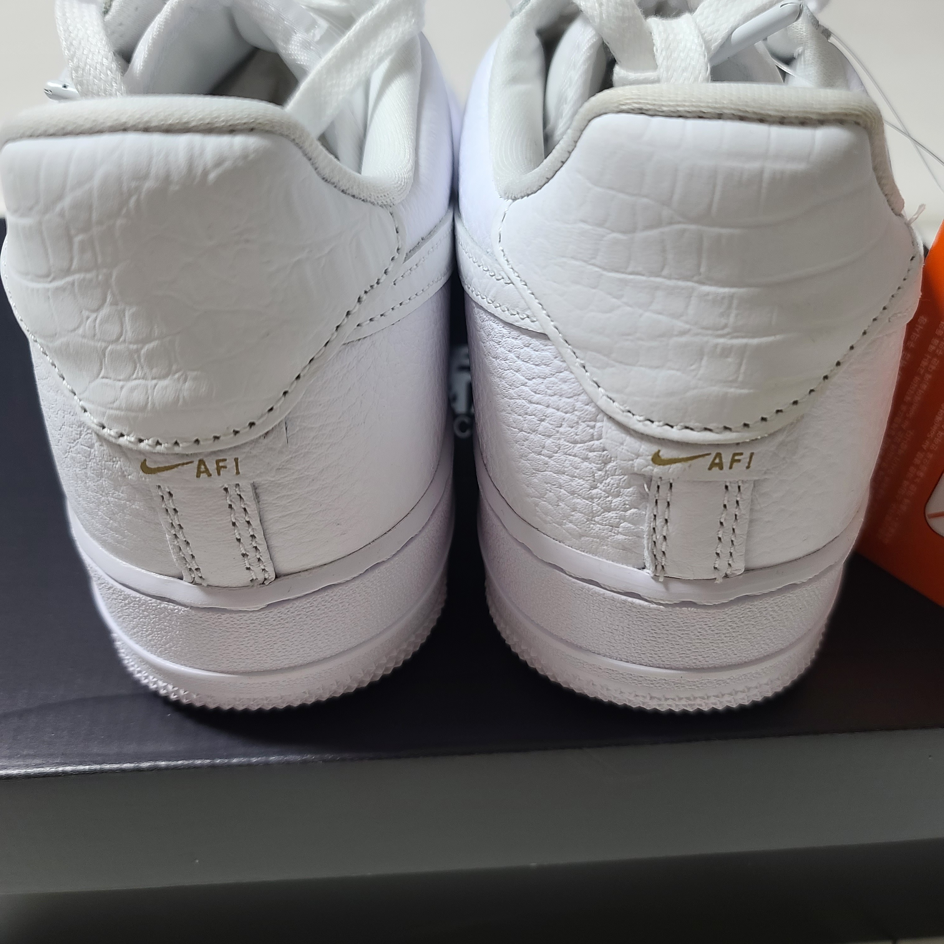 Nike Air Force 1 '07 Craft Triple White 착용 스타일