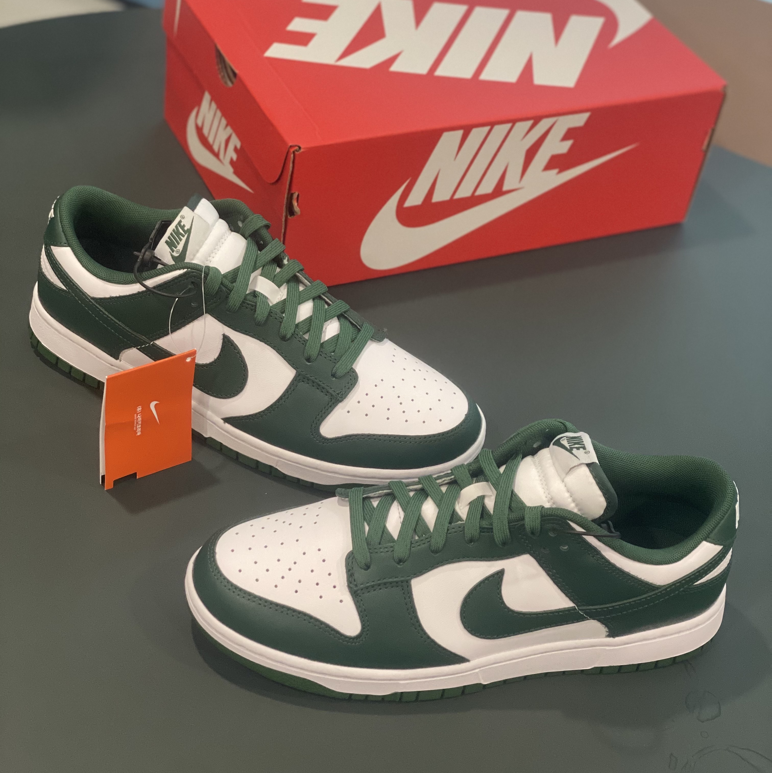Nike Dunk Low Retro Varsity Green 착용 스타일 - 1