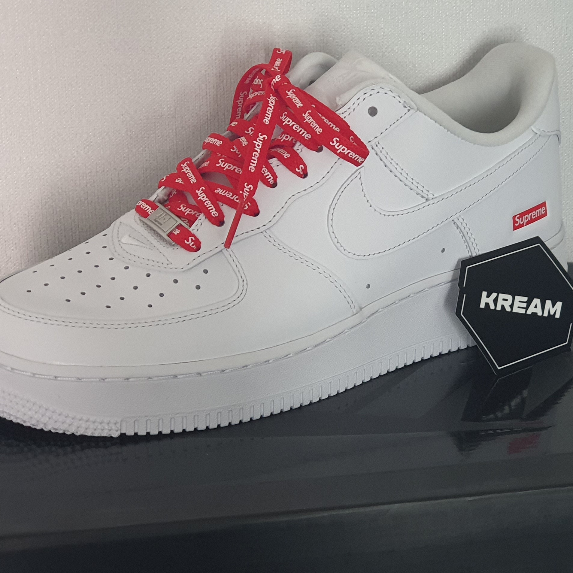 Nike x Supreme Air Force 1 Low White 착용 스타일 - 1
