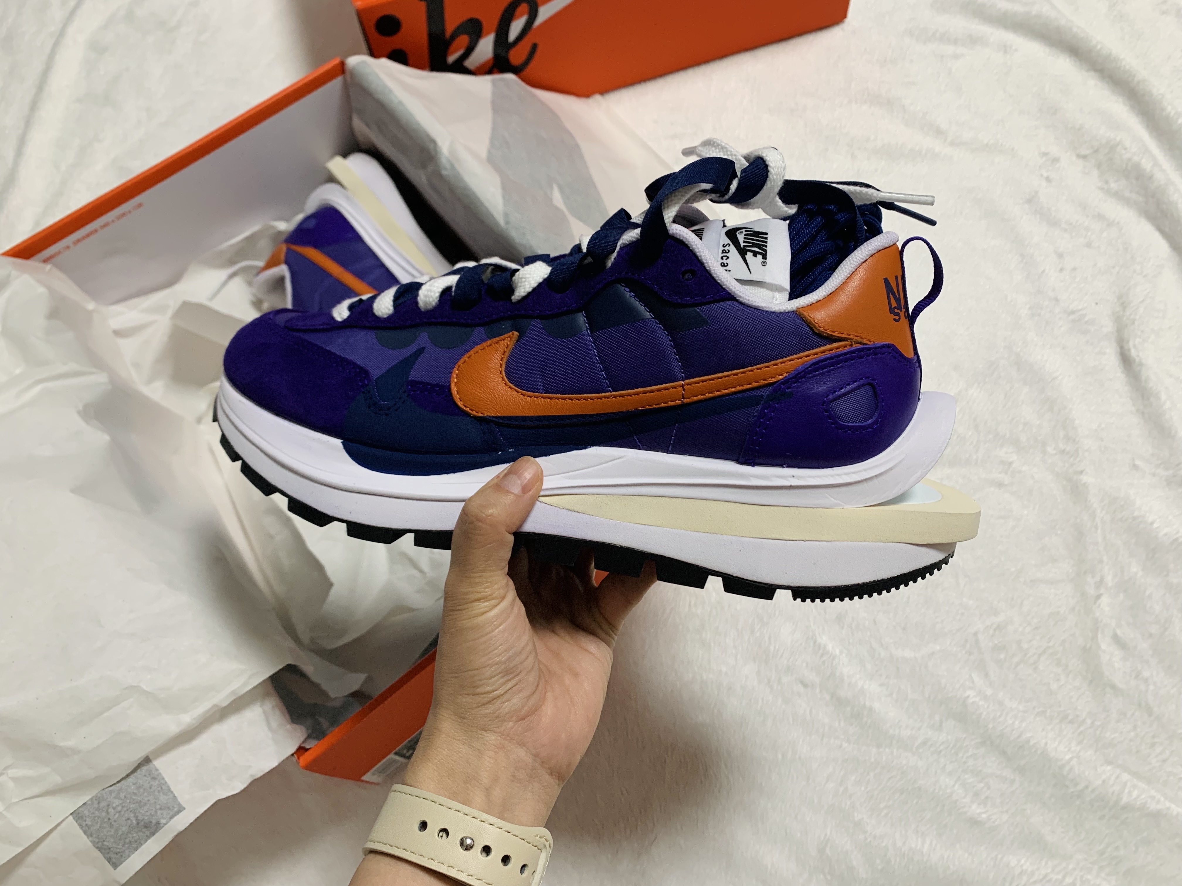 Nike x Sacai VaporWaffle Dark Iris 착용 스타일 - 2
