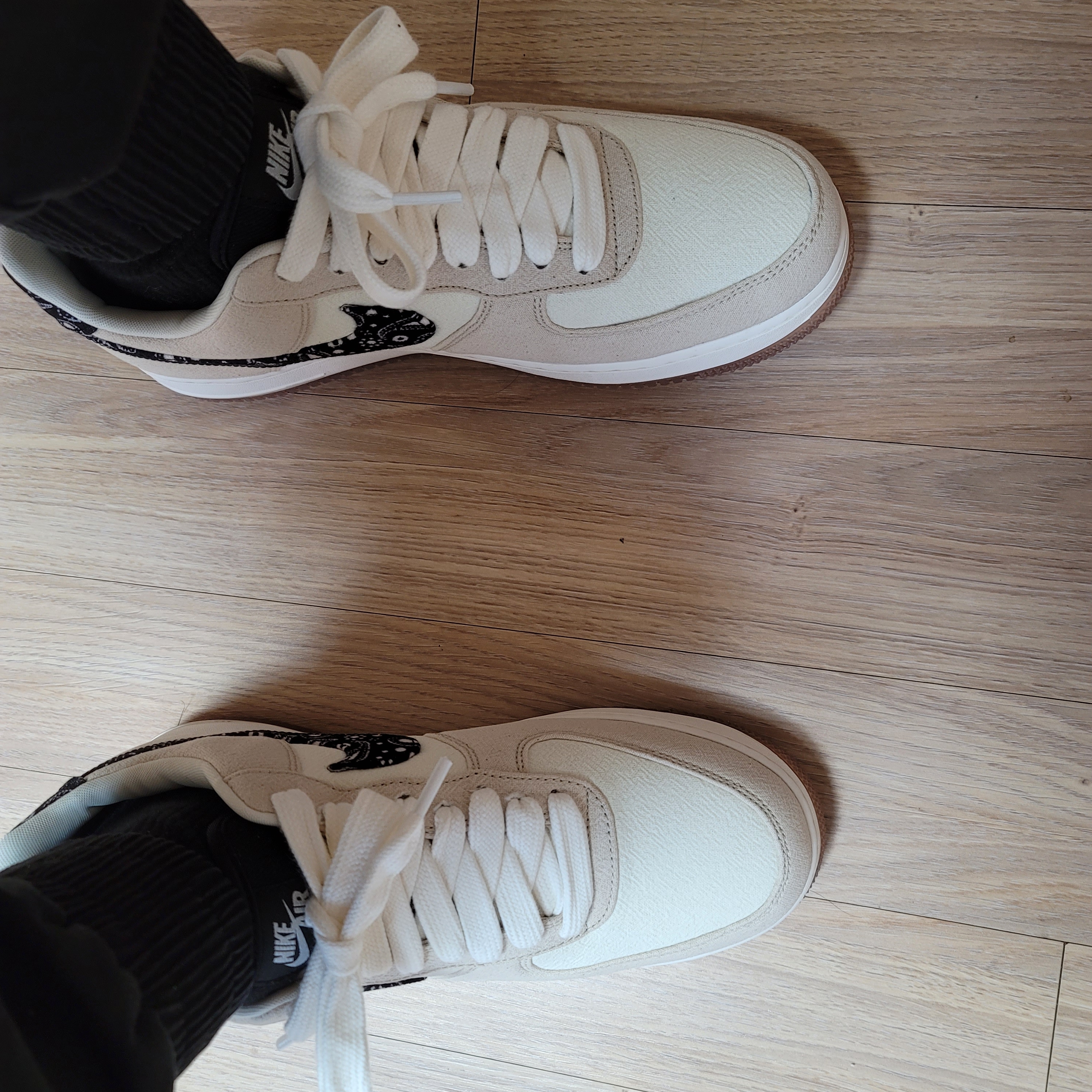 Nike Air Force 1 '07 LV8 Paisley Swoosh 착용 스타일 - 4