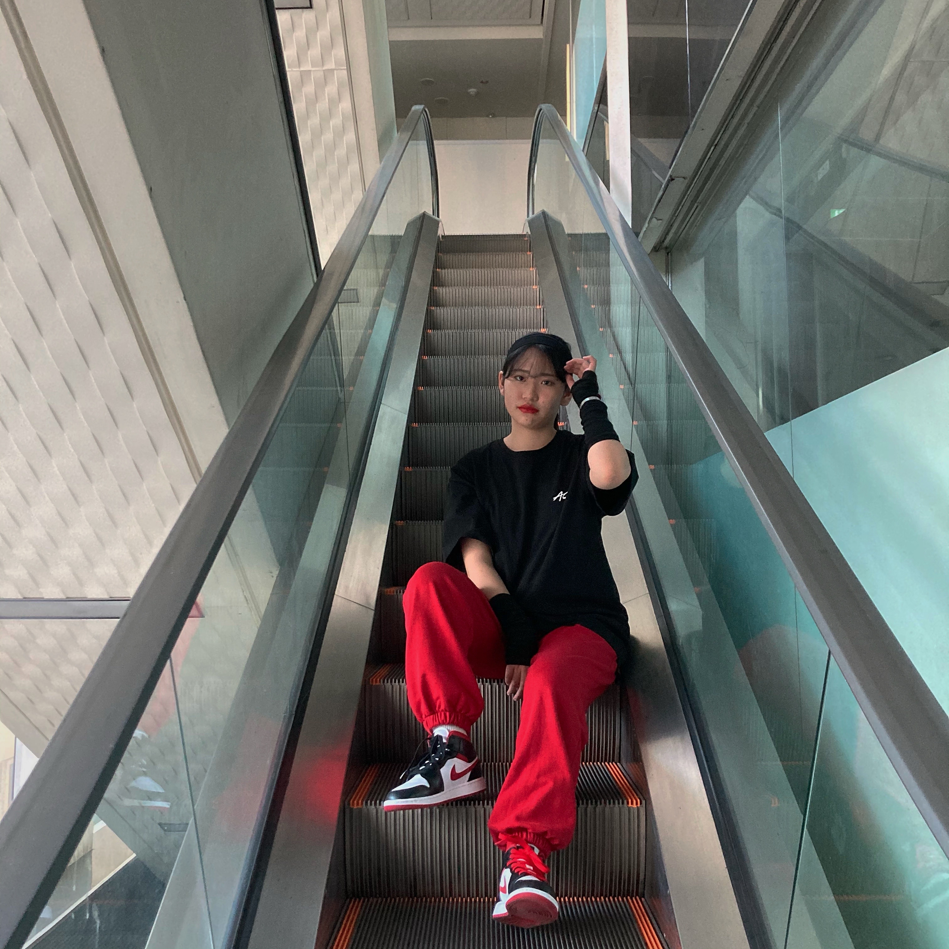 Jordan 1 Mid Gym Red Black White, (GS) Jordan 1 Mid Gym Red Black White 착용 스타일 - 1