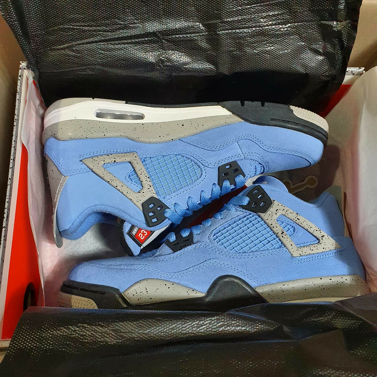 (GS) Jordan 4 Retro University Blue 착용 스타일 - 1