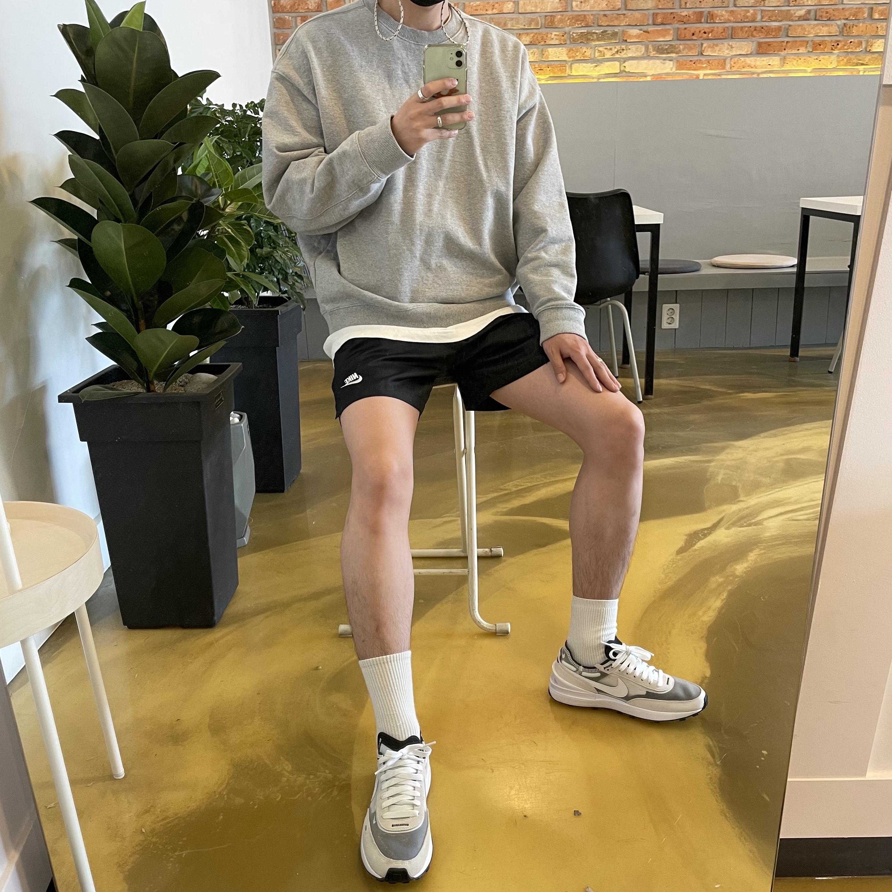 Nike Waffle One Infinite Lilac 착용 스타일