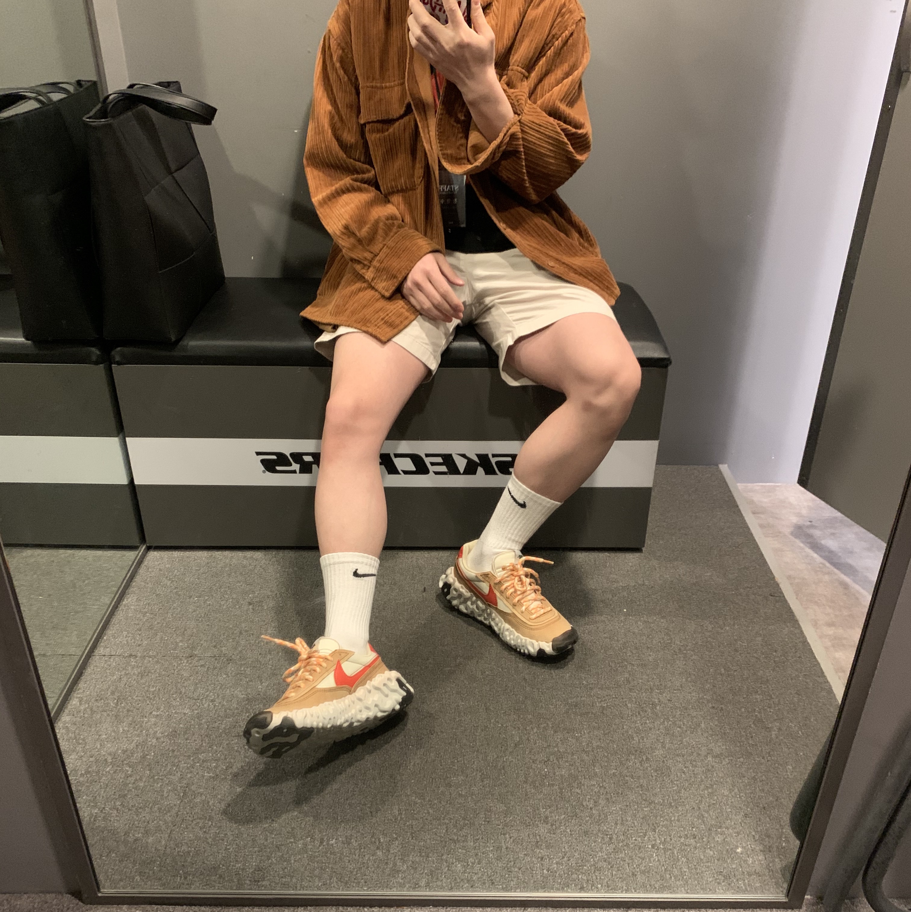Nike Overbreak SP Fossil 착용 스타일 - 5