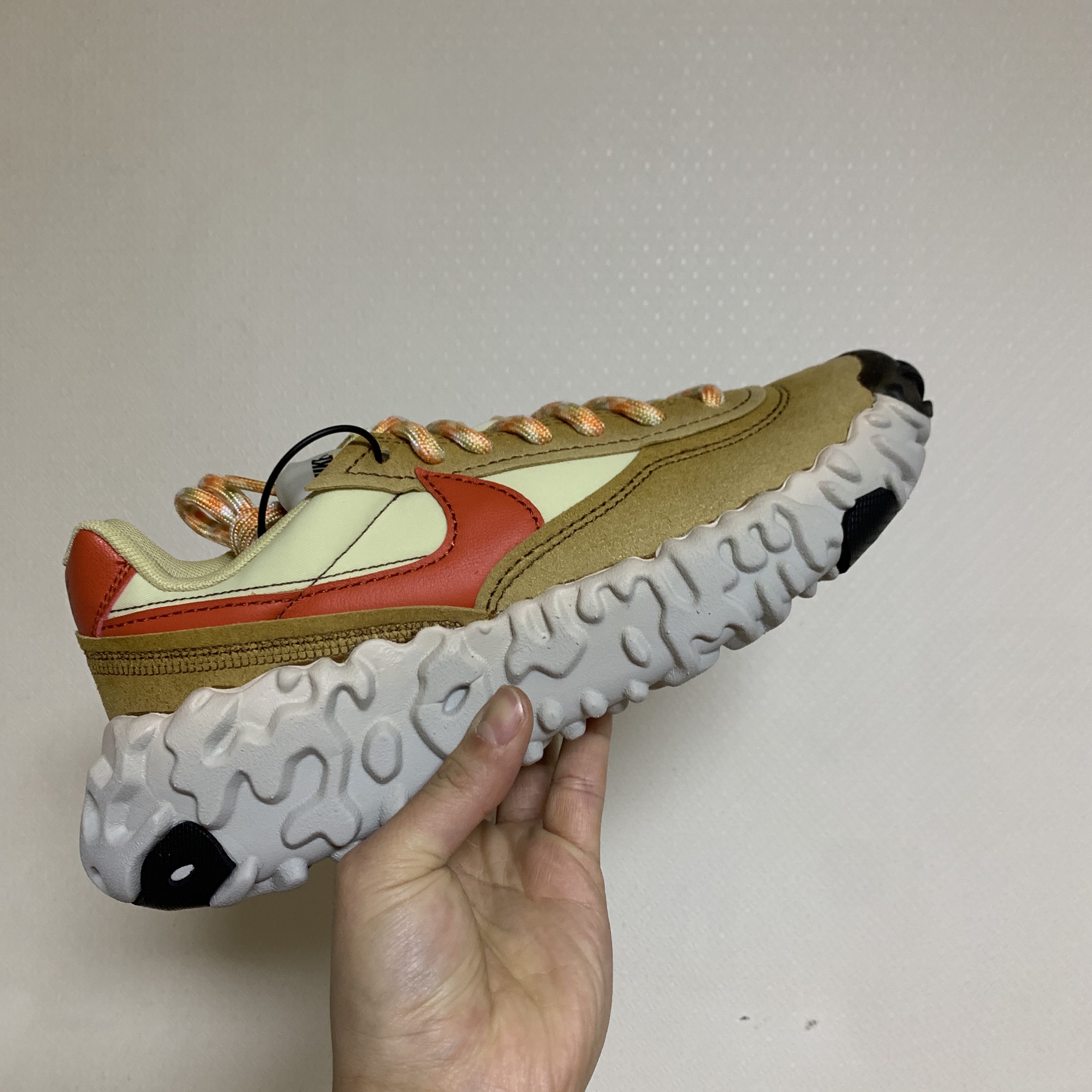 Nike Overbreak SP Fossil 착용 스타일 - 3