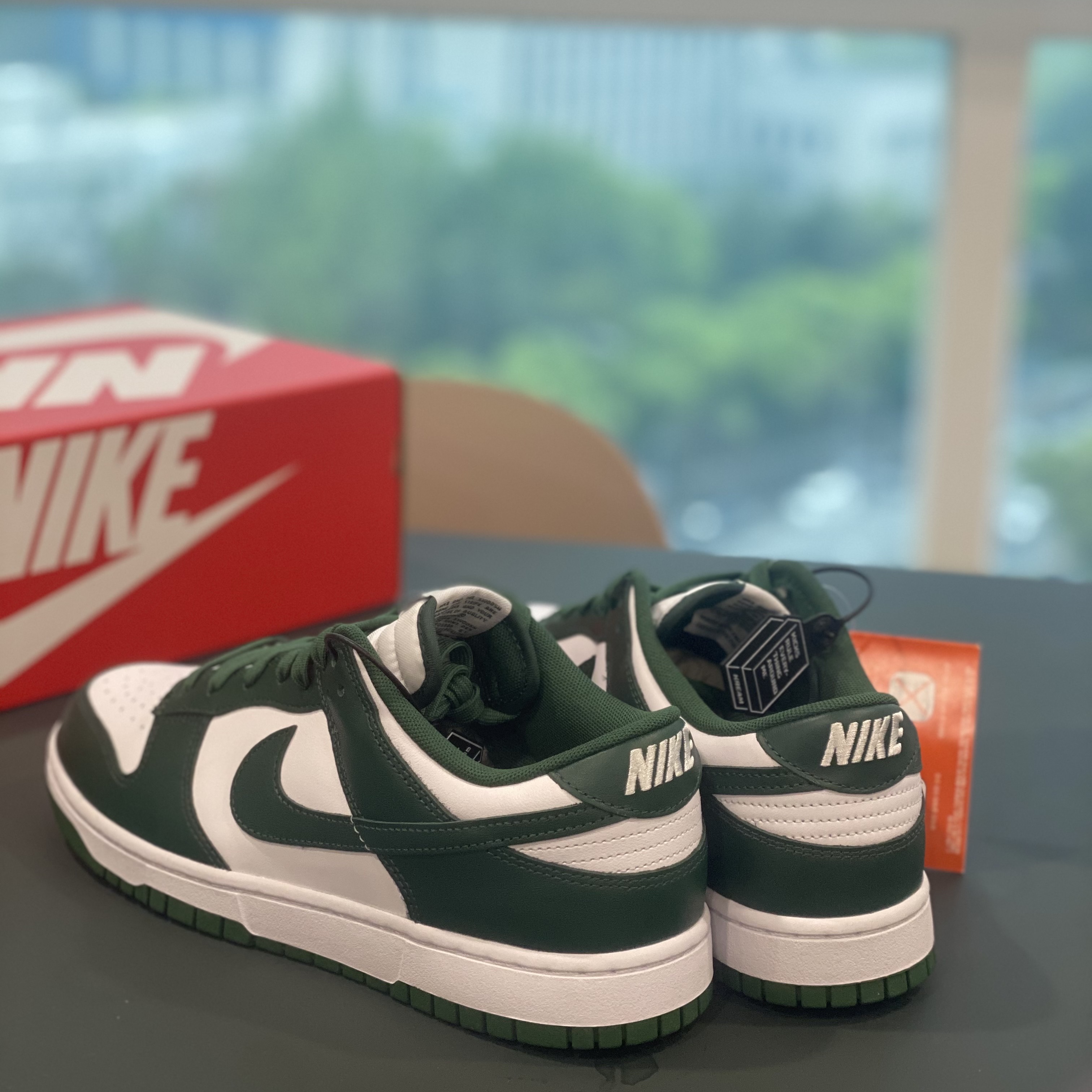 Nike Dunk Low Retro Varsity Green 착용 스타일 - 3