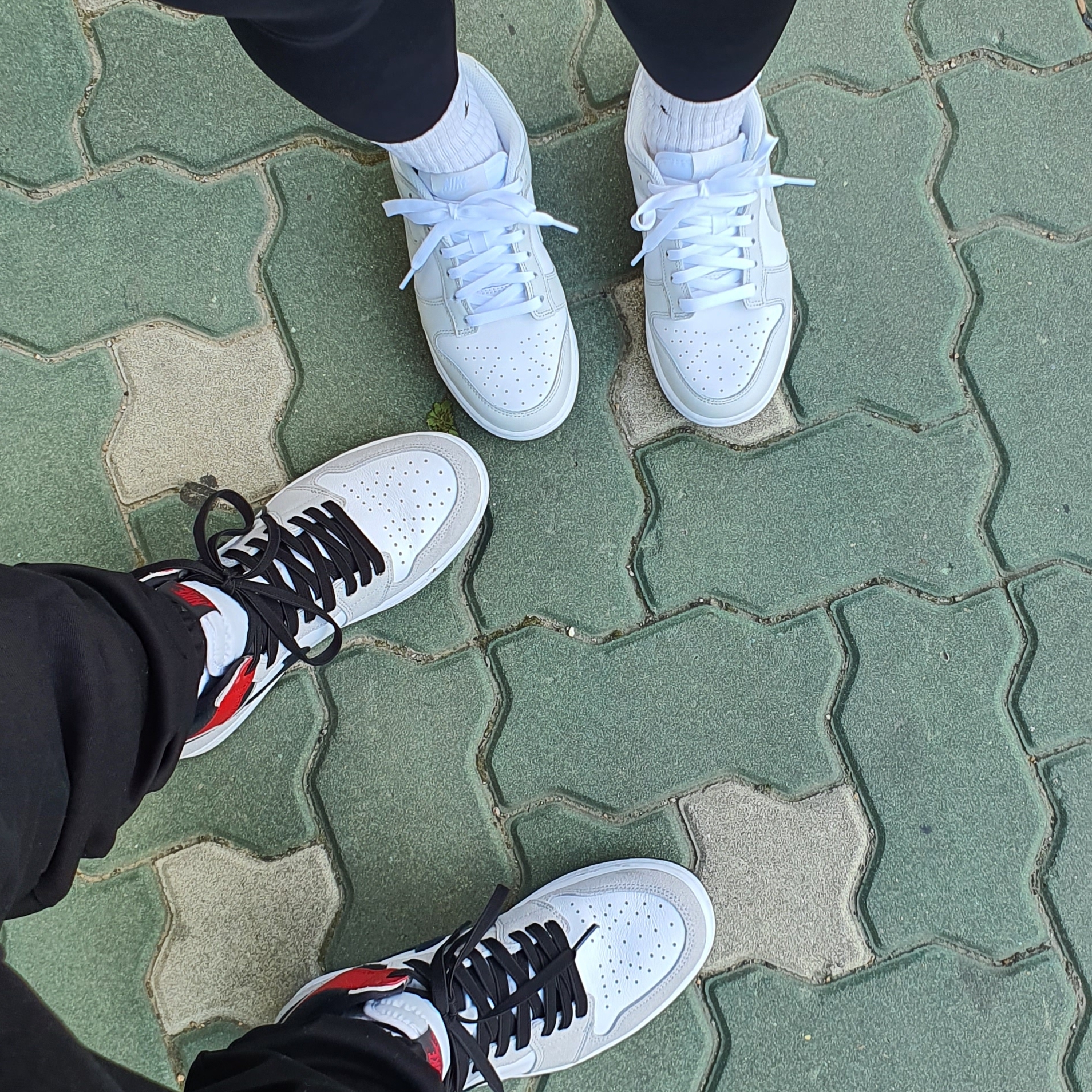 Jordan 1 Retro High OG Light Smoke Grey, (W) Nike Dunk Low Photon Dust 착용 스타일