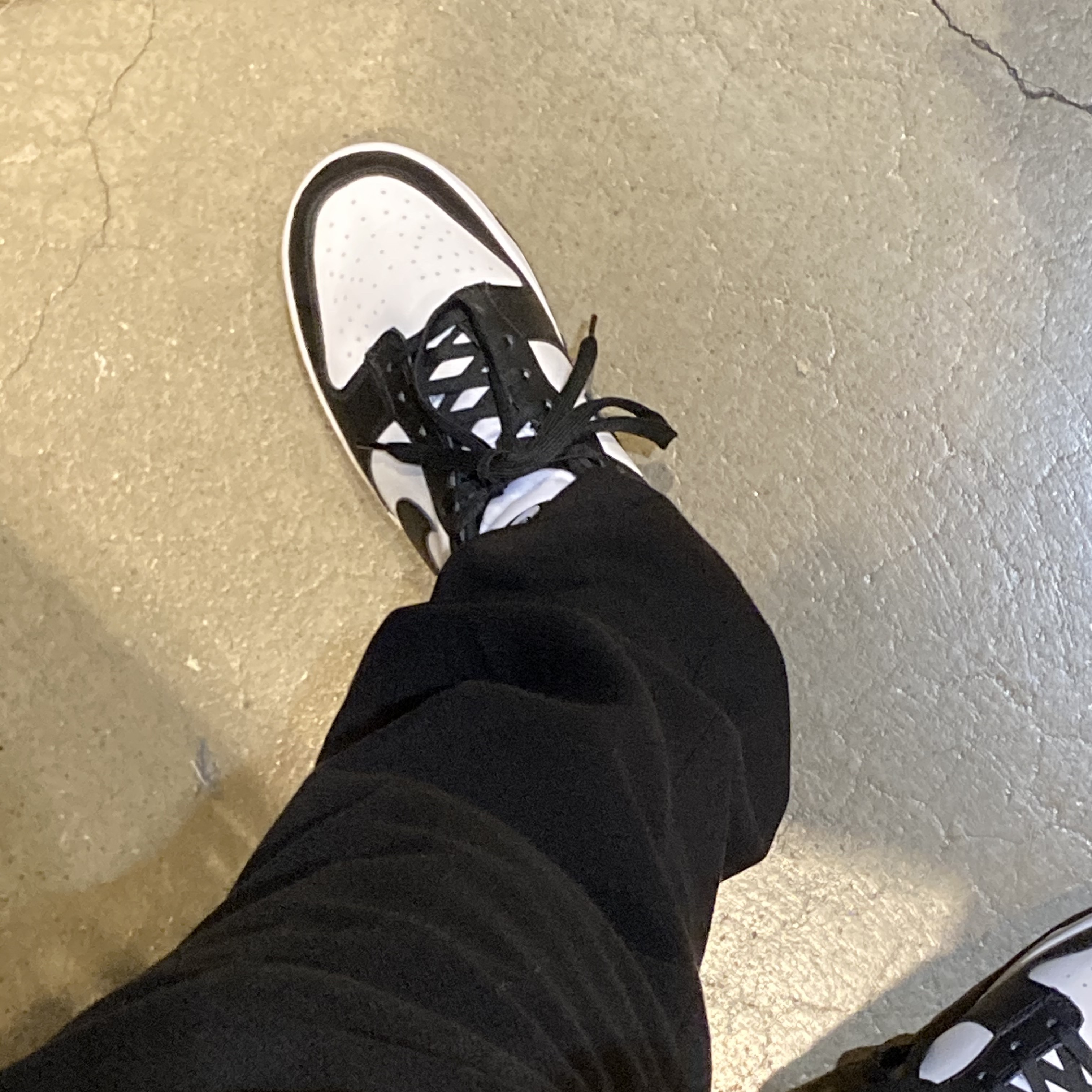 Nike Dunk Low Retro Black 착용 스타일 - 4