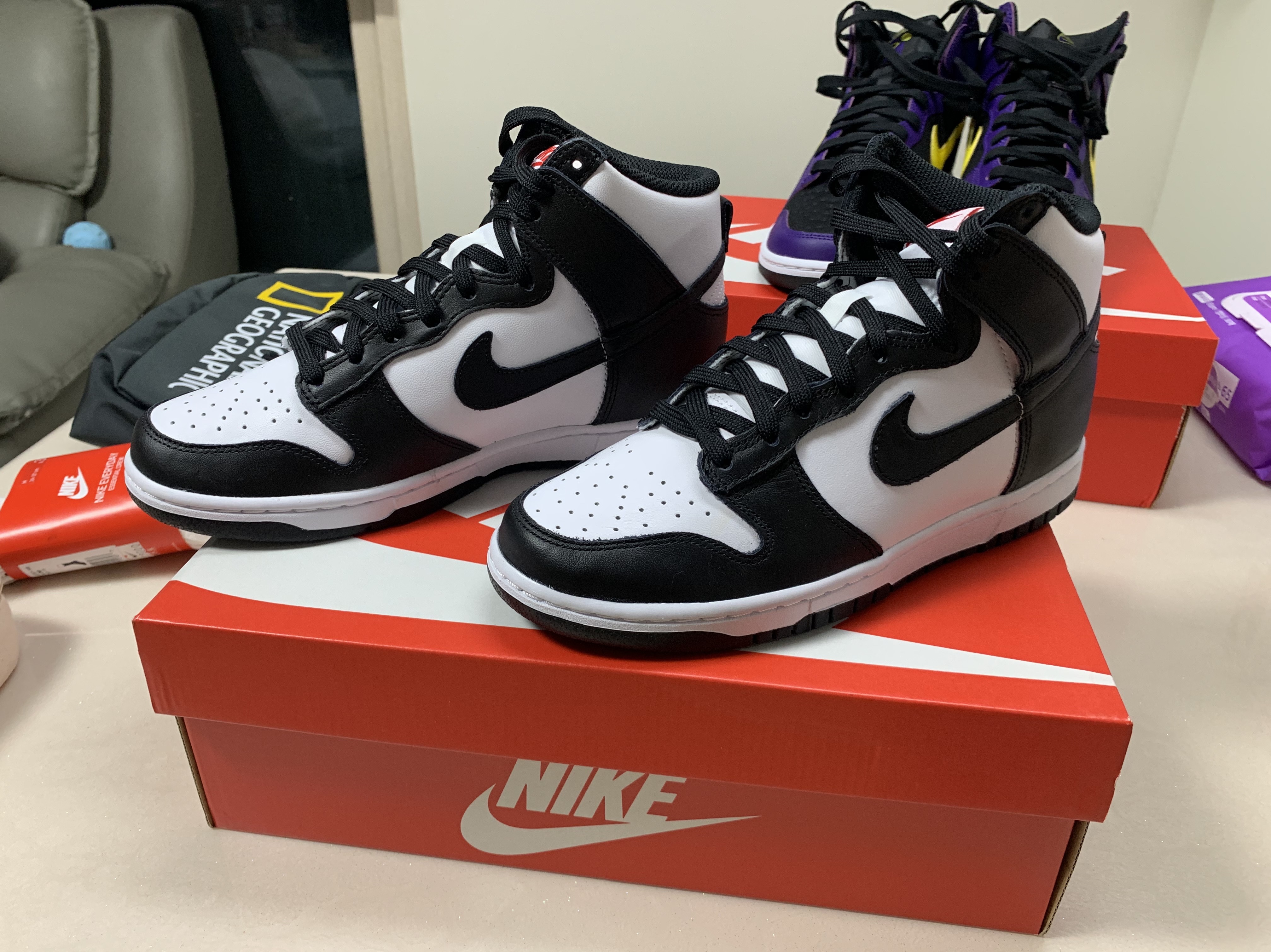 (W) Nike Dunk High Black and White 착용 스타일 - 3