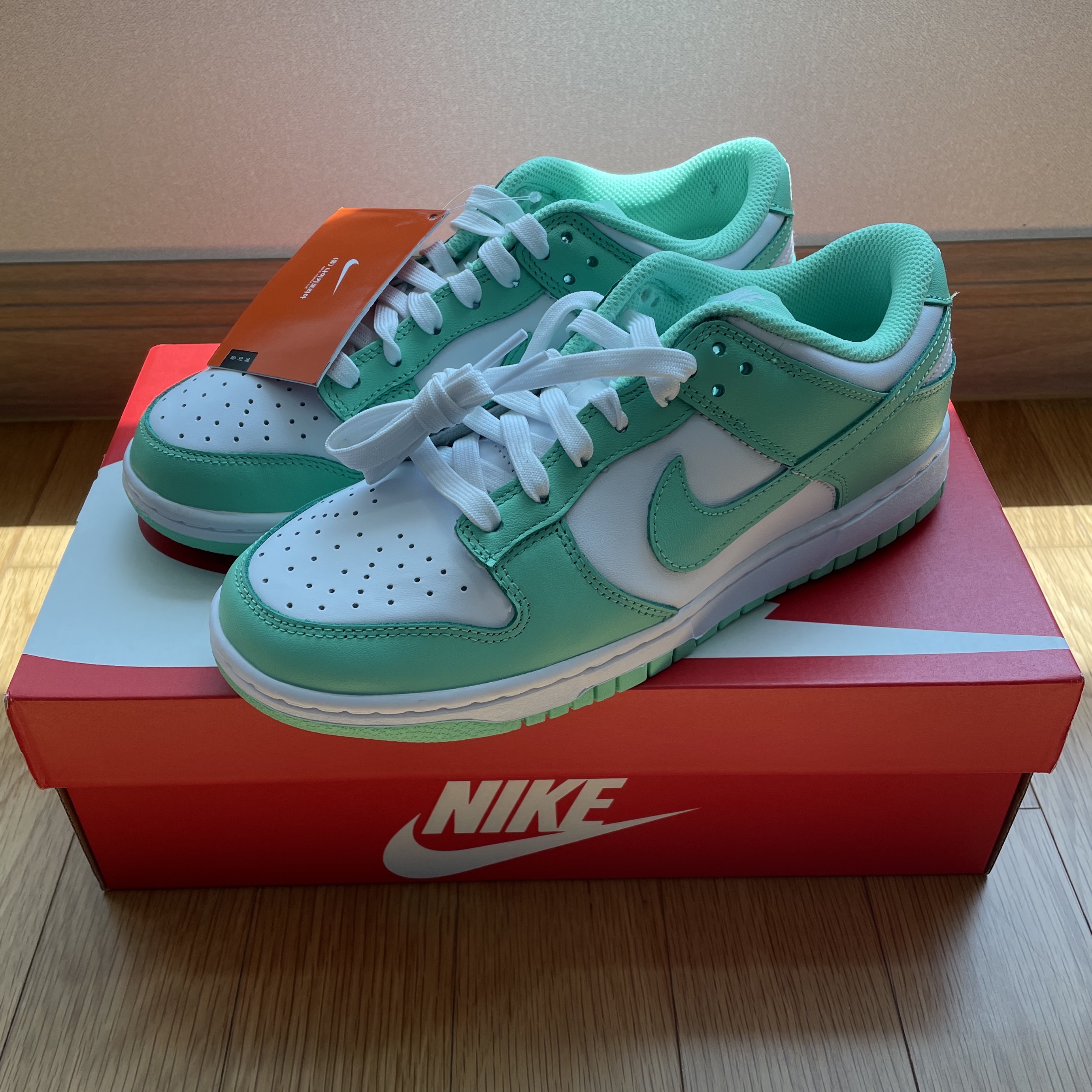 (W) Nike Dunk Low Green Glow 착용 스타일
