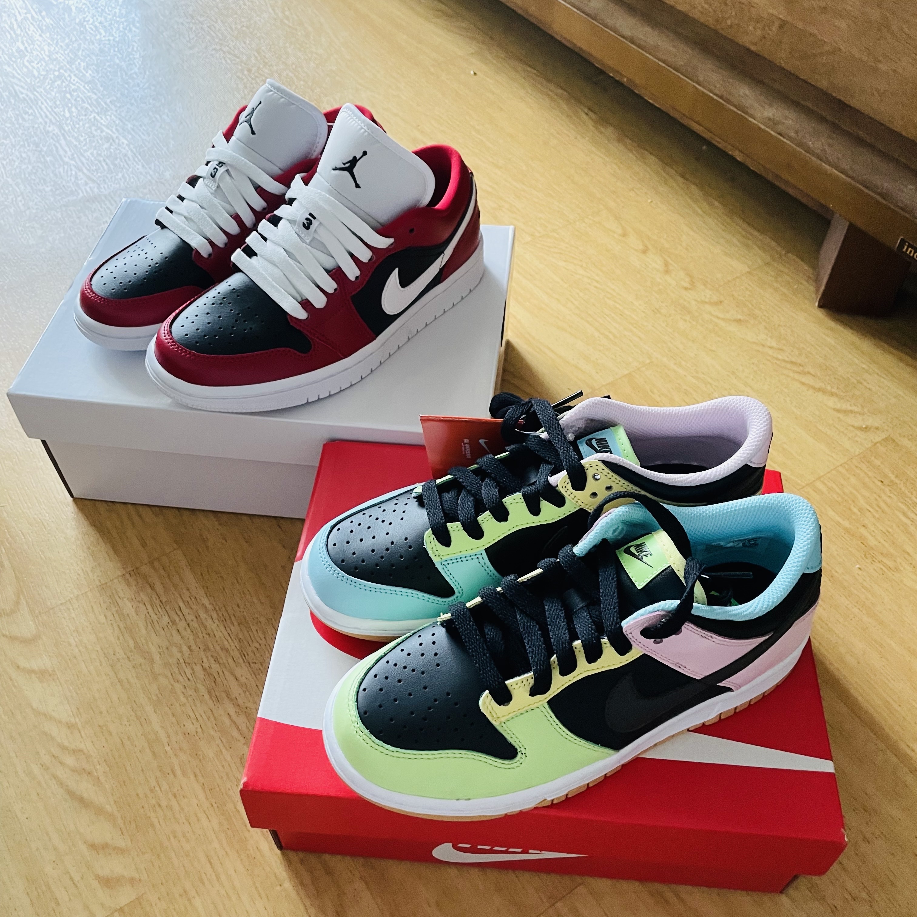 (GS) Nike Dunk Low SE Free.99 Black, (W) Jordan 1 Low Chicago Flip 착용 스타일 - 3