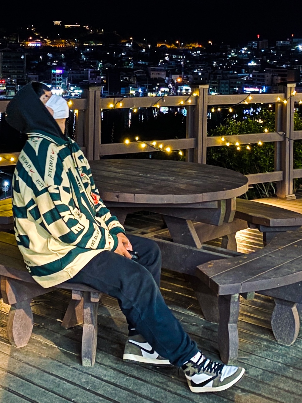 Nike x Cactus Plant Flea Market Long Sleeve Polo Natural - US/EU, Jordan 1 x Travis Scott Retro High OG SP Mocha 착용 스타일