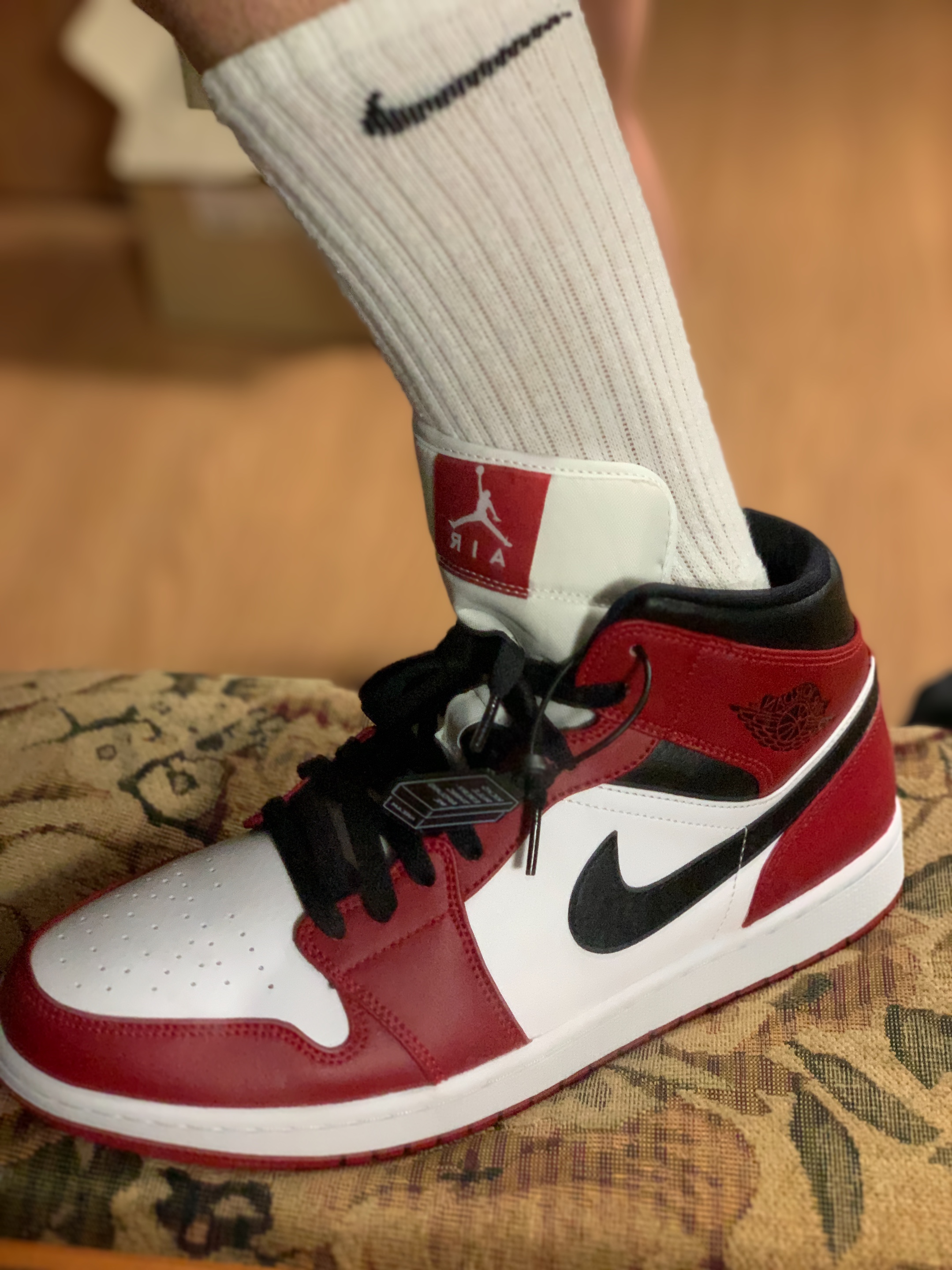Jordan 1 Mid Chicago 2020 착용 스타일 - 1