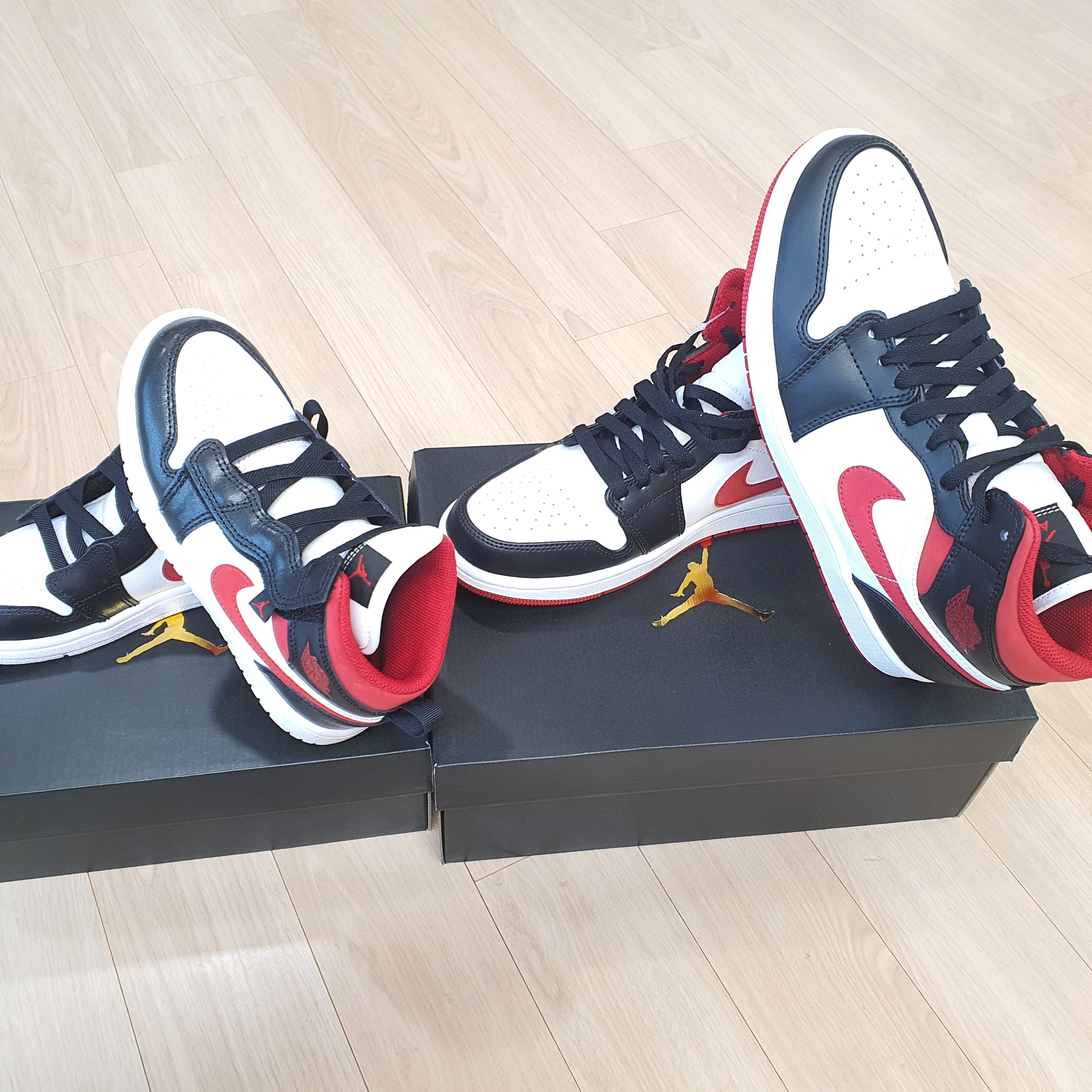 Jordan 1 Mid Gym Red Black White, (PS) Jordan 1 Mid Alt Gym Red Black White 착용 스타일 - 2