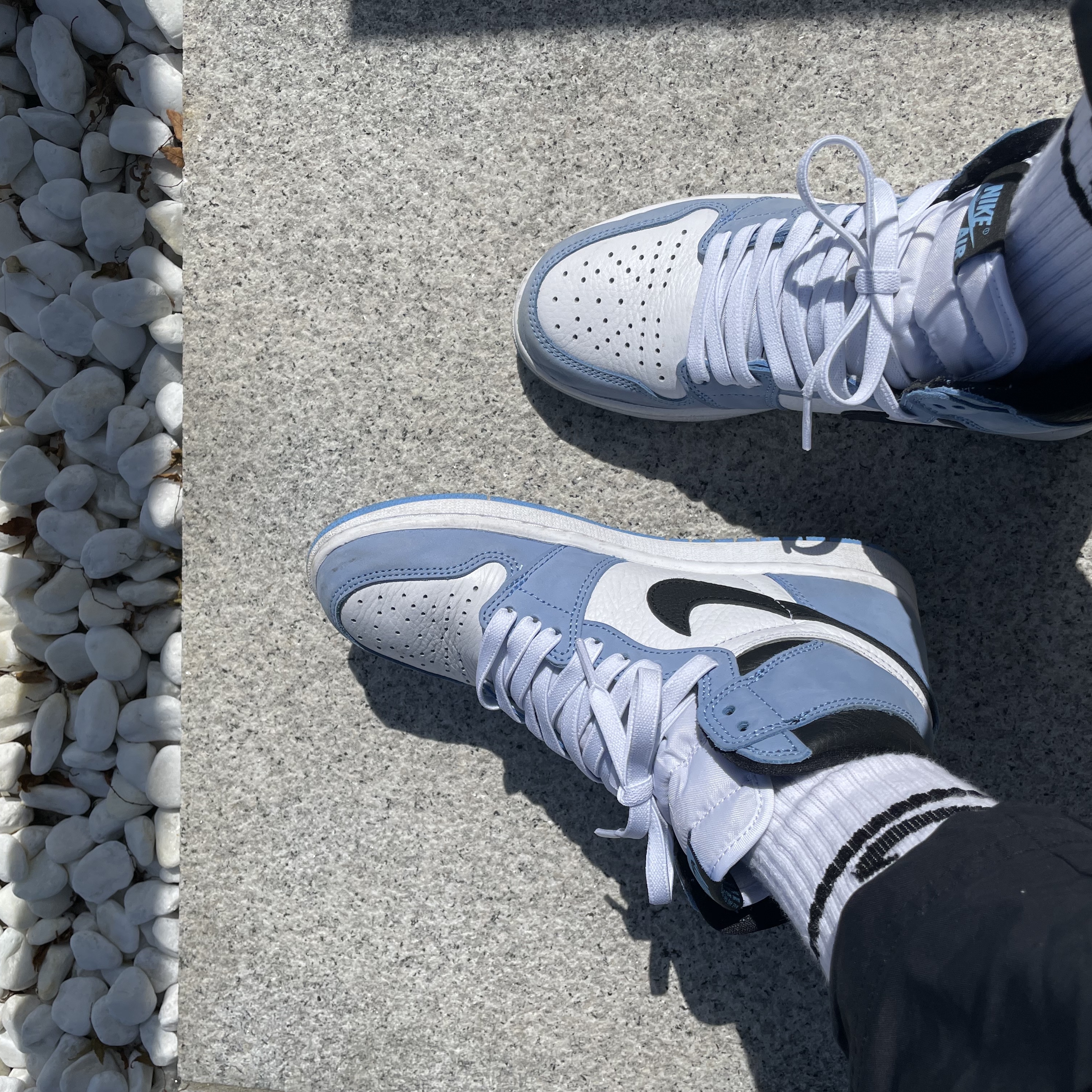 Jordan 1 Retro High OG University Blue 착용 스타일 - 2