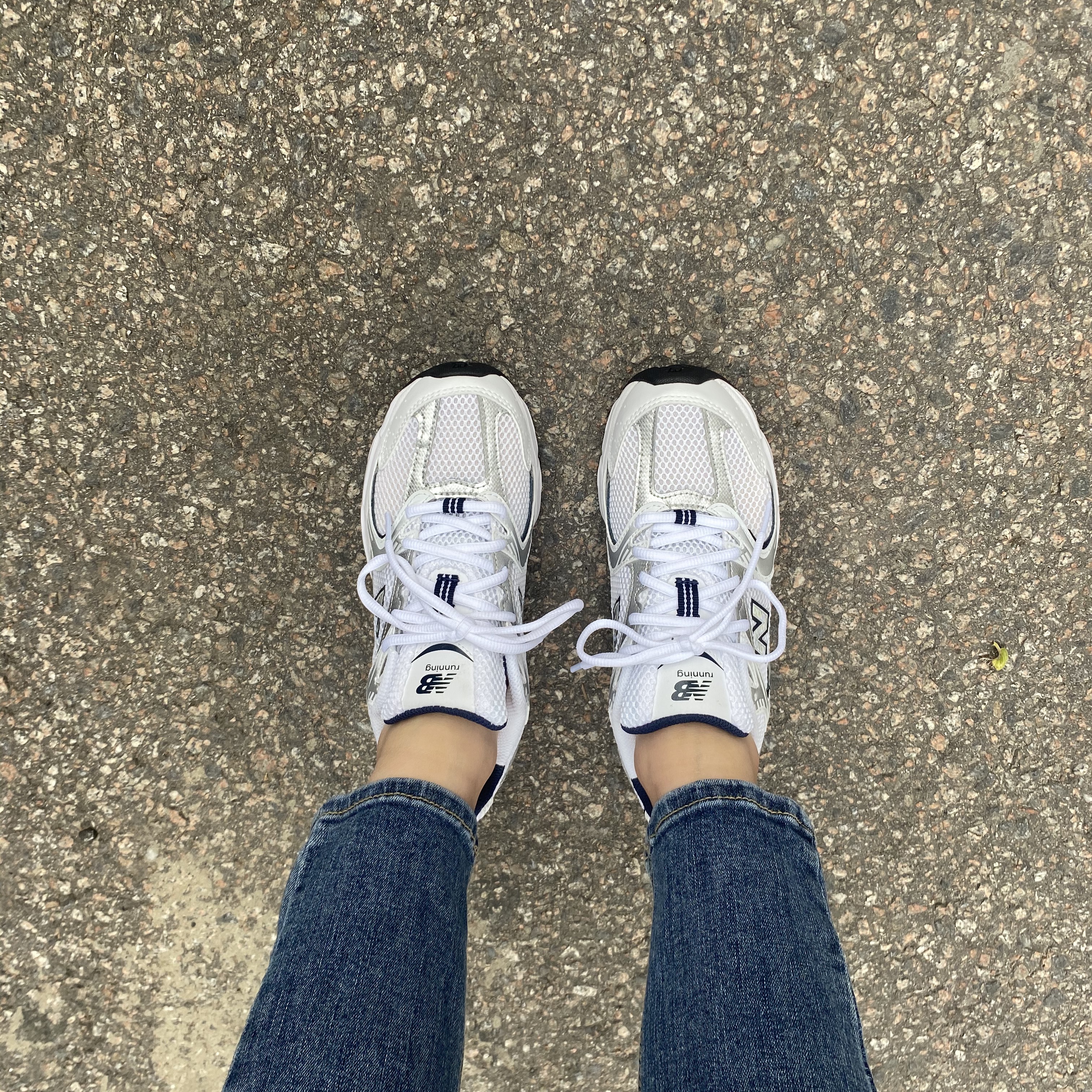 New Balance 530 White 착용 스타일