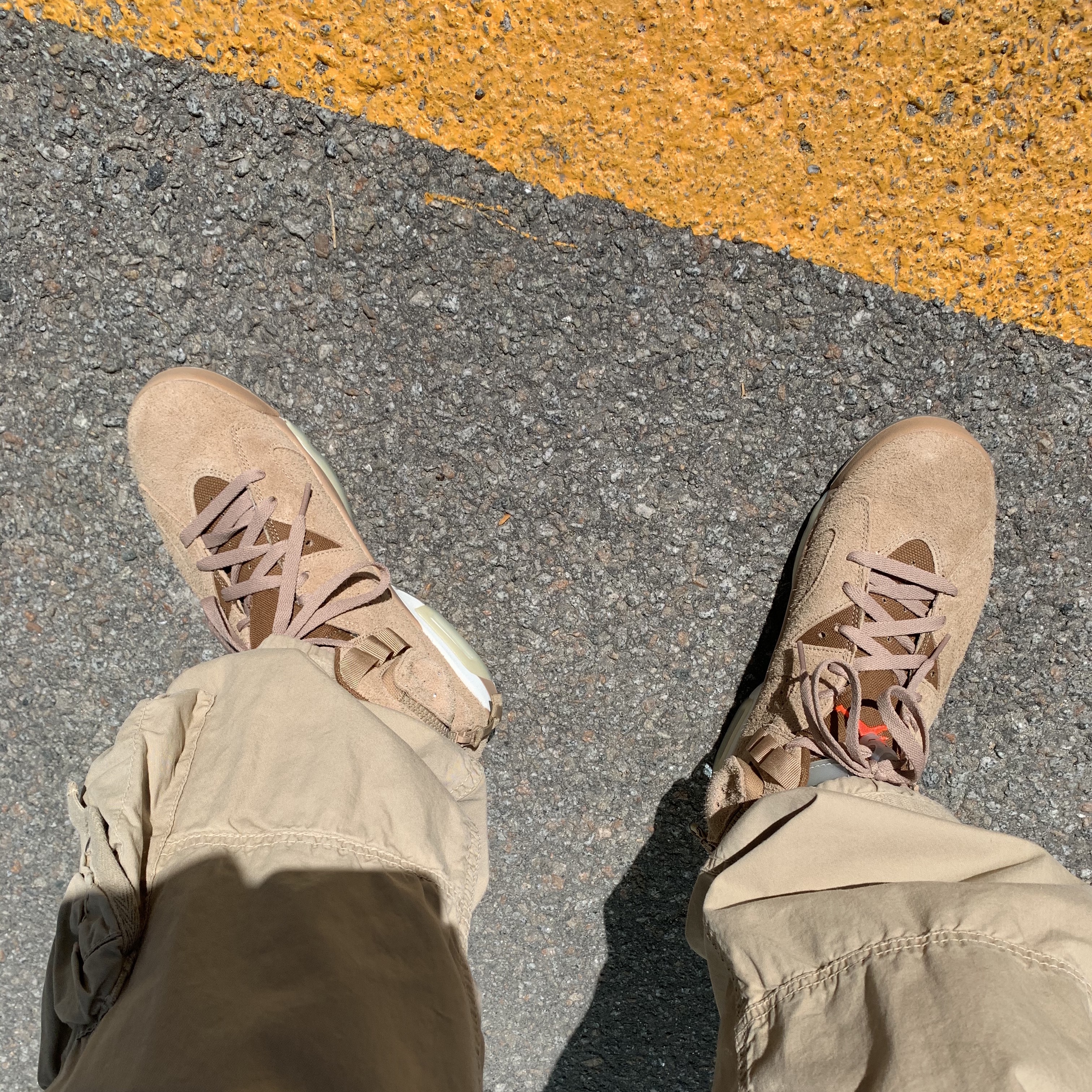 Jordan 6 x Travis Scott Retro SP British Khaki 착용 스타일 - 2