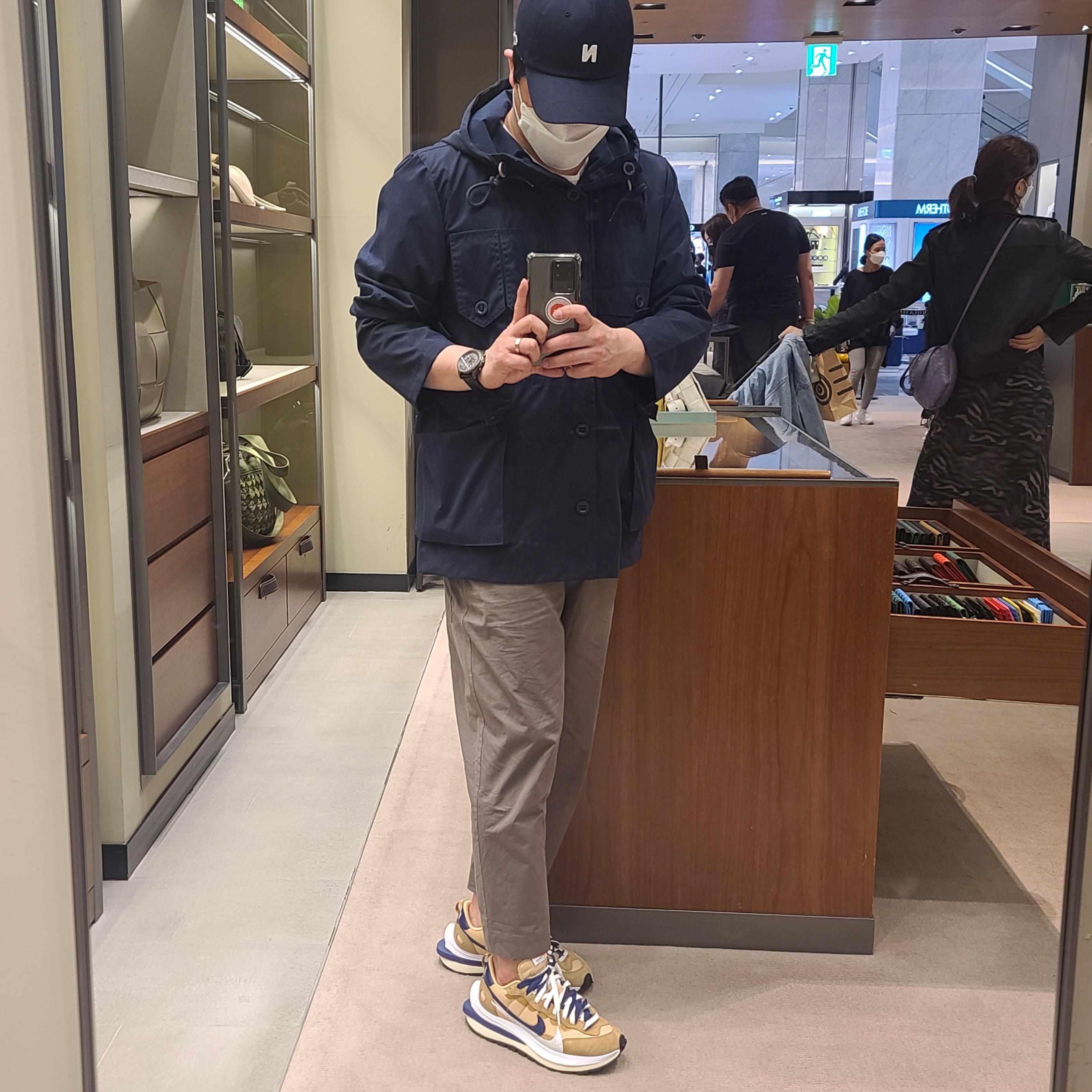 Nike x Sacai VaporWaffle Sesame and Blue Void 착용 스타일 - 2
