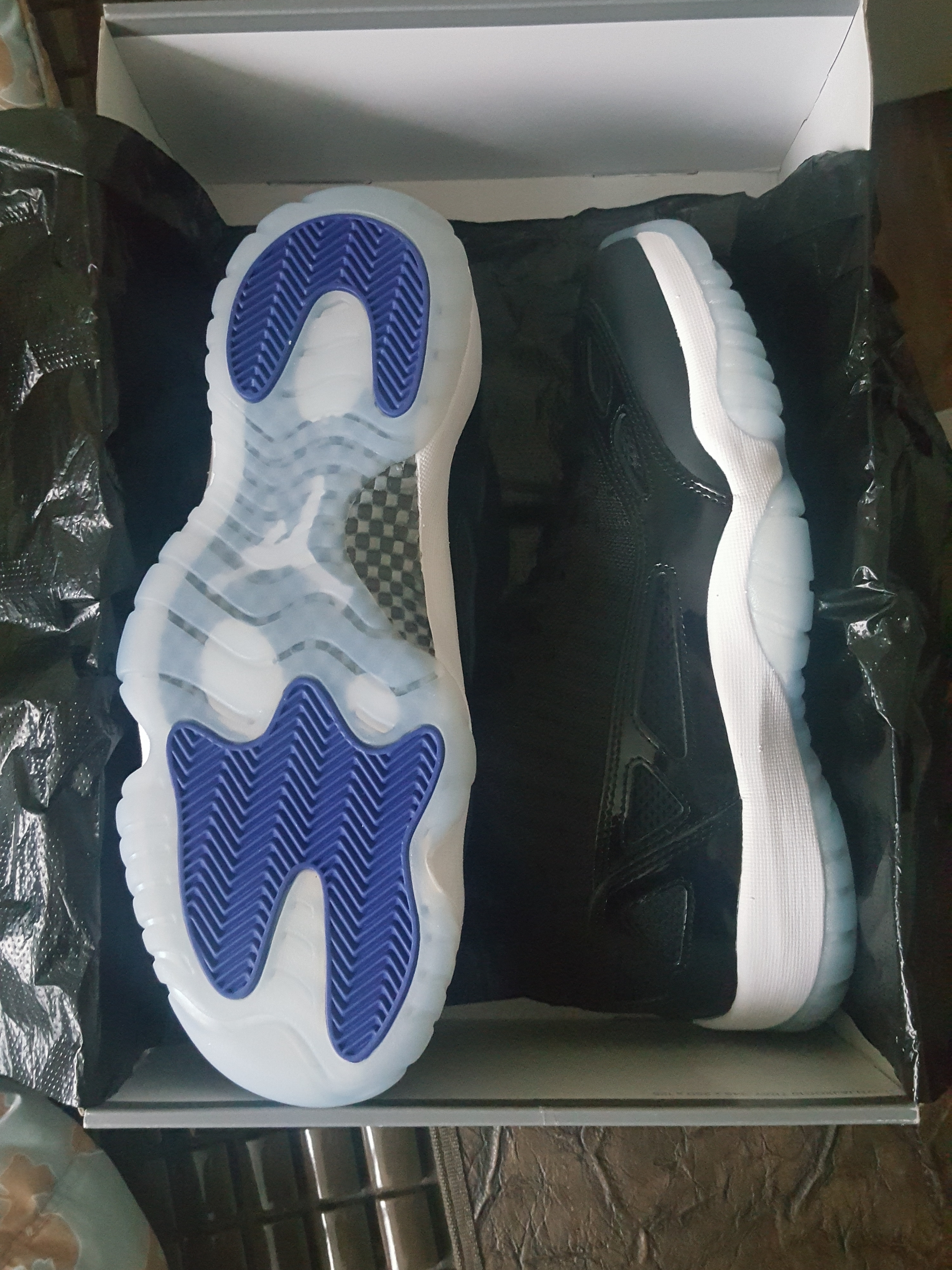 Jordan 11 Retro Low IE Space Jam 착용 스타일 - 2