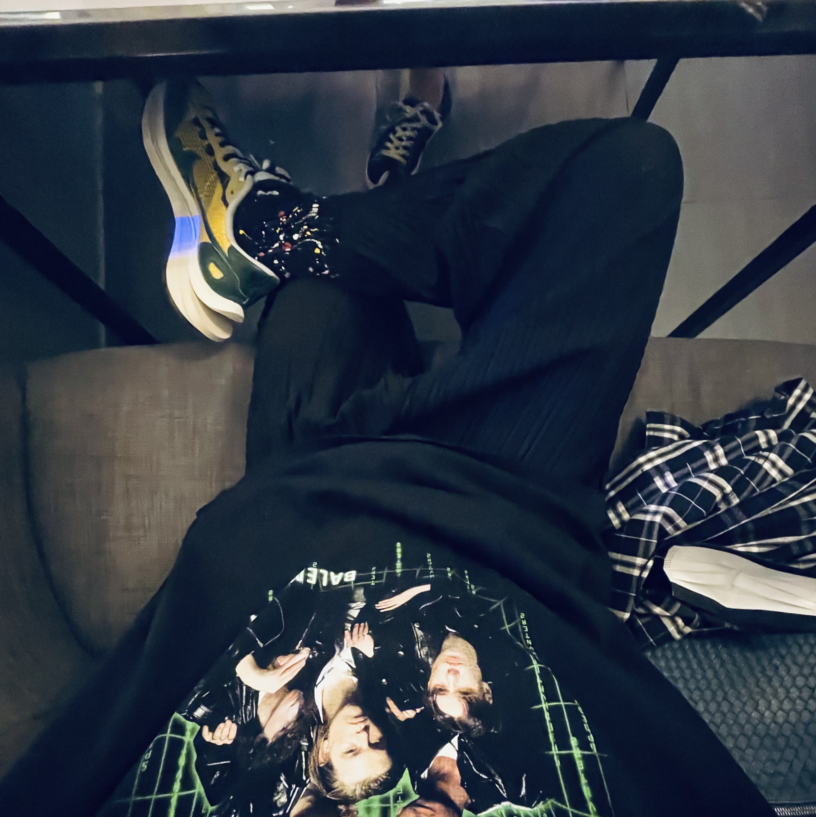 Nike x Sacai VaporWaffle Tour Yellow & Gorge Green Sail 착용 스타일