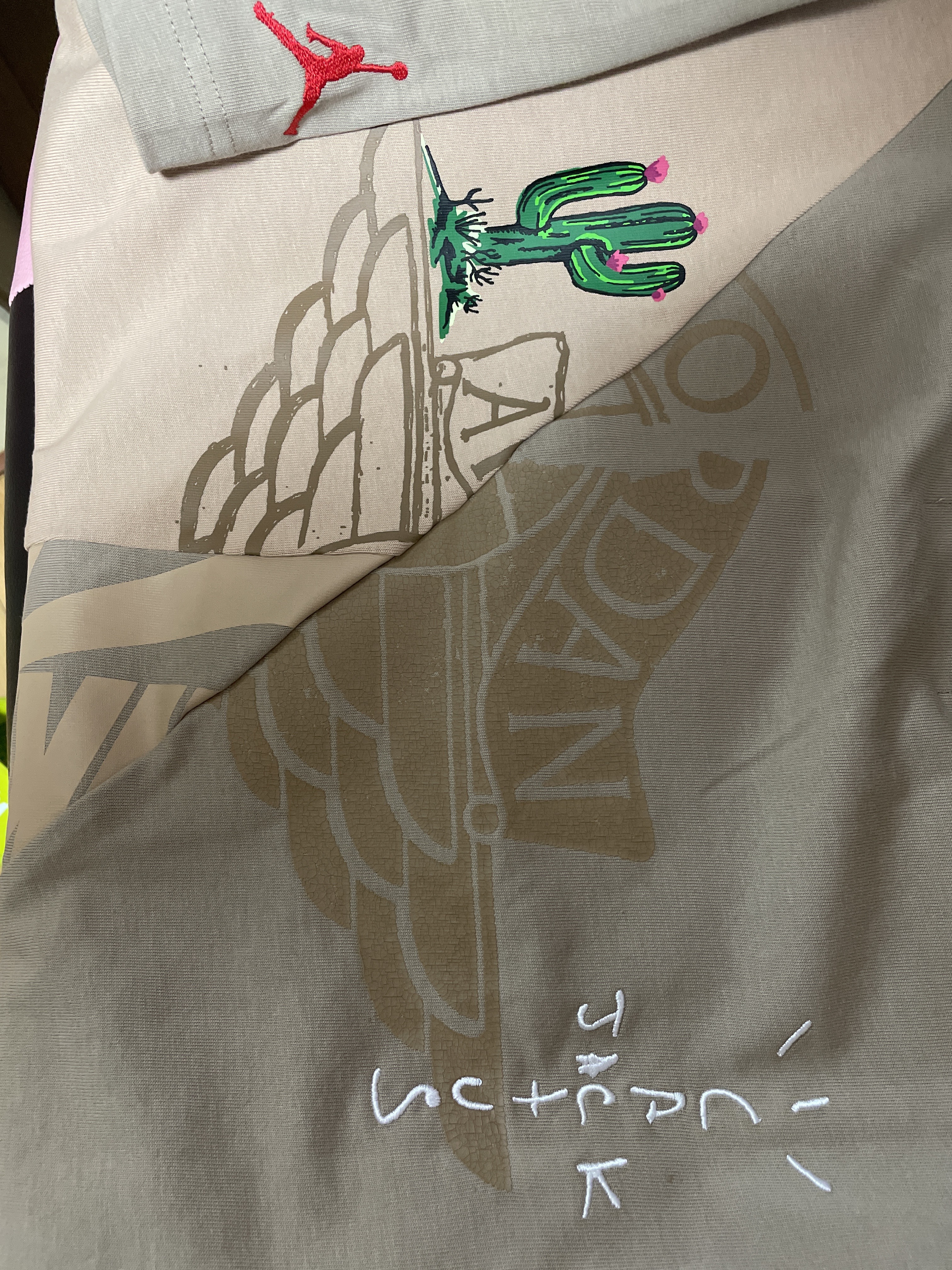 Jordan x Travis Scott S/S Top - Asia, Nike x Sacai VaporWaffle Sesame and Blue Void 착용 스타일 - 3