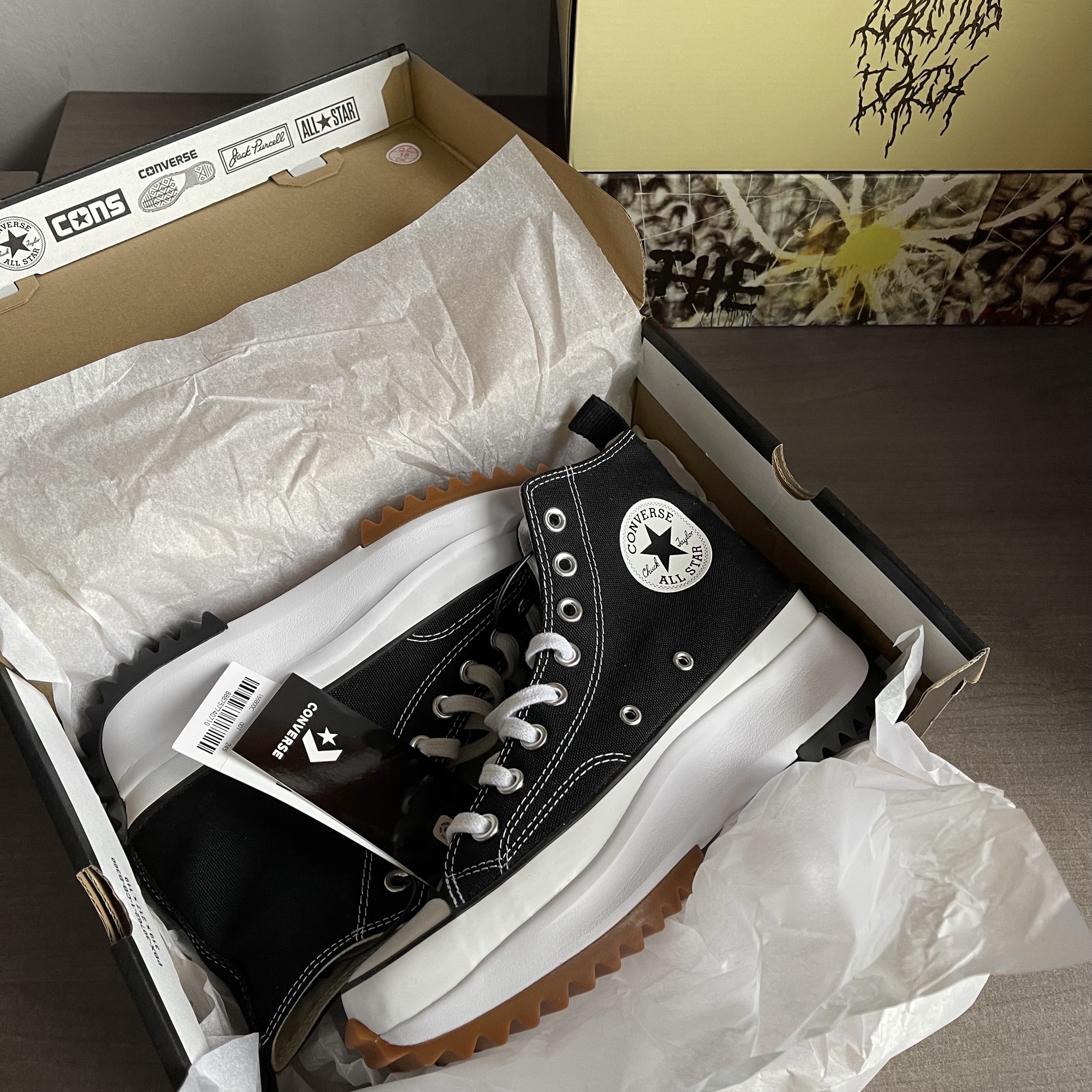 Converse Run Star Hike Hi Black White Gum, Nike x Peaceminusone Air Force 1 Low Para-Noise 2.0 착용 스타일