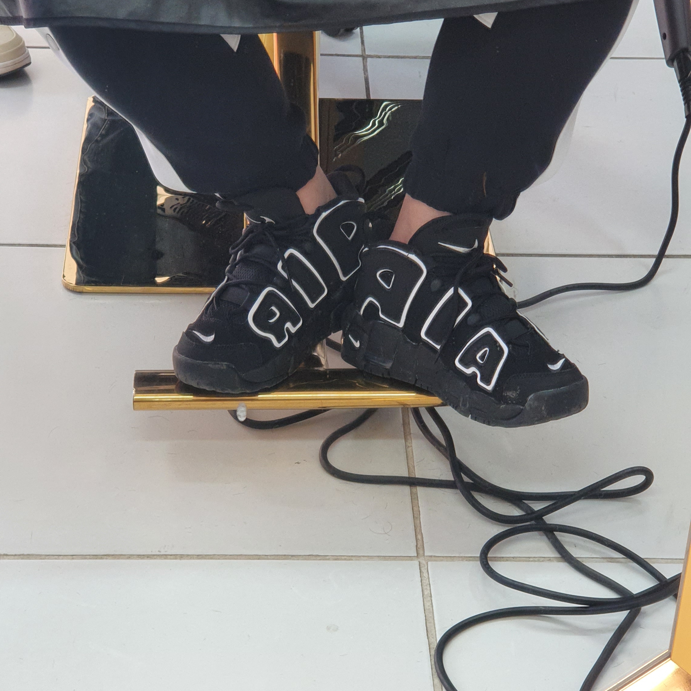 (GS) Nike Air More Uptempo Black White 2020 착용 스타일