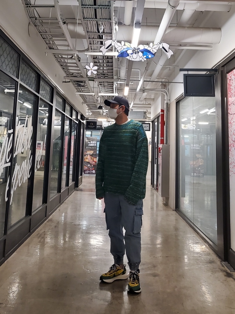 Nike x Sacai VaporWaffle Tour Yellow & Gorge Green Sail 착용 스타일 - 3