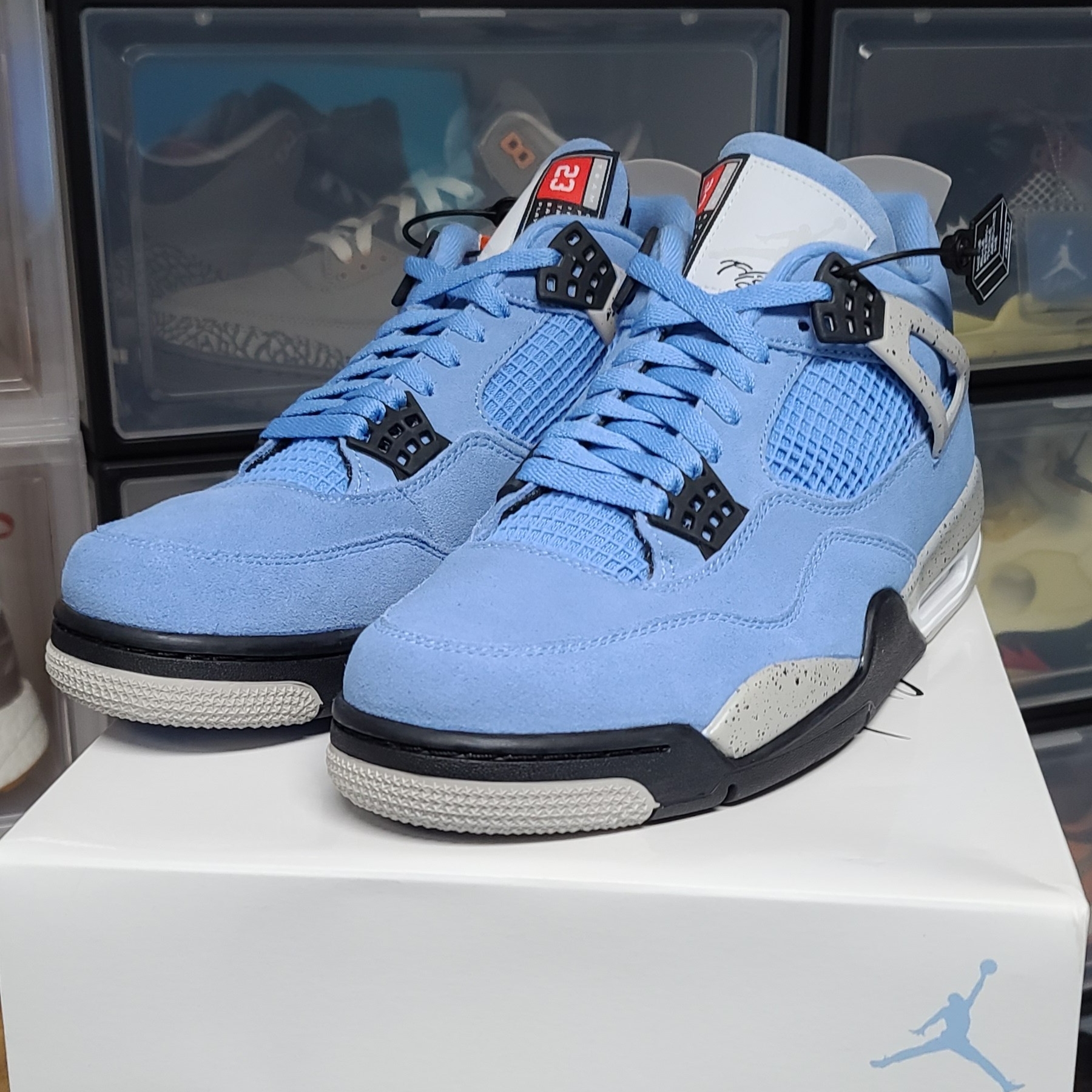 Jordan 4 Retro University Blue 착용 스타일 - 1
