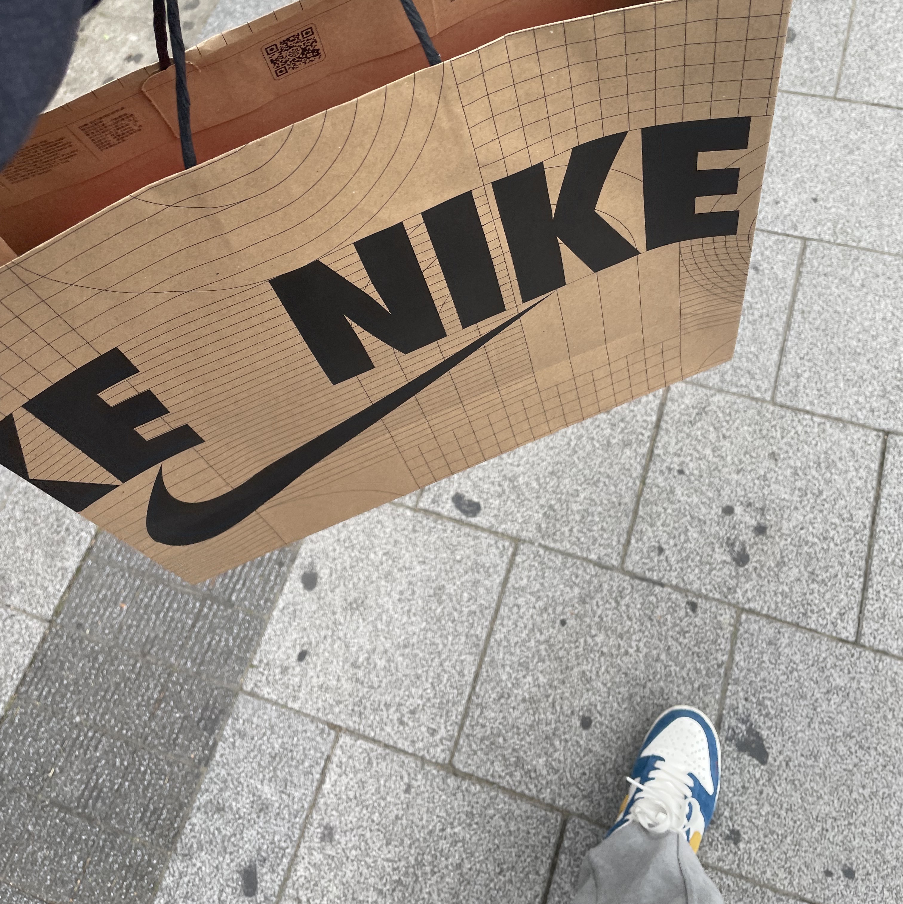 (W) Nike Dunk Low Green Glow, Nike x Kasina Dunk Low 80's Bus 착용 스타일