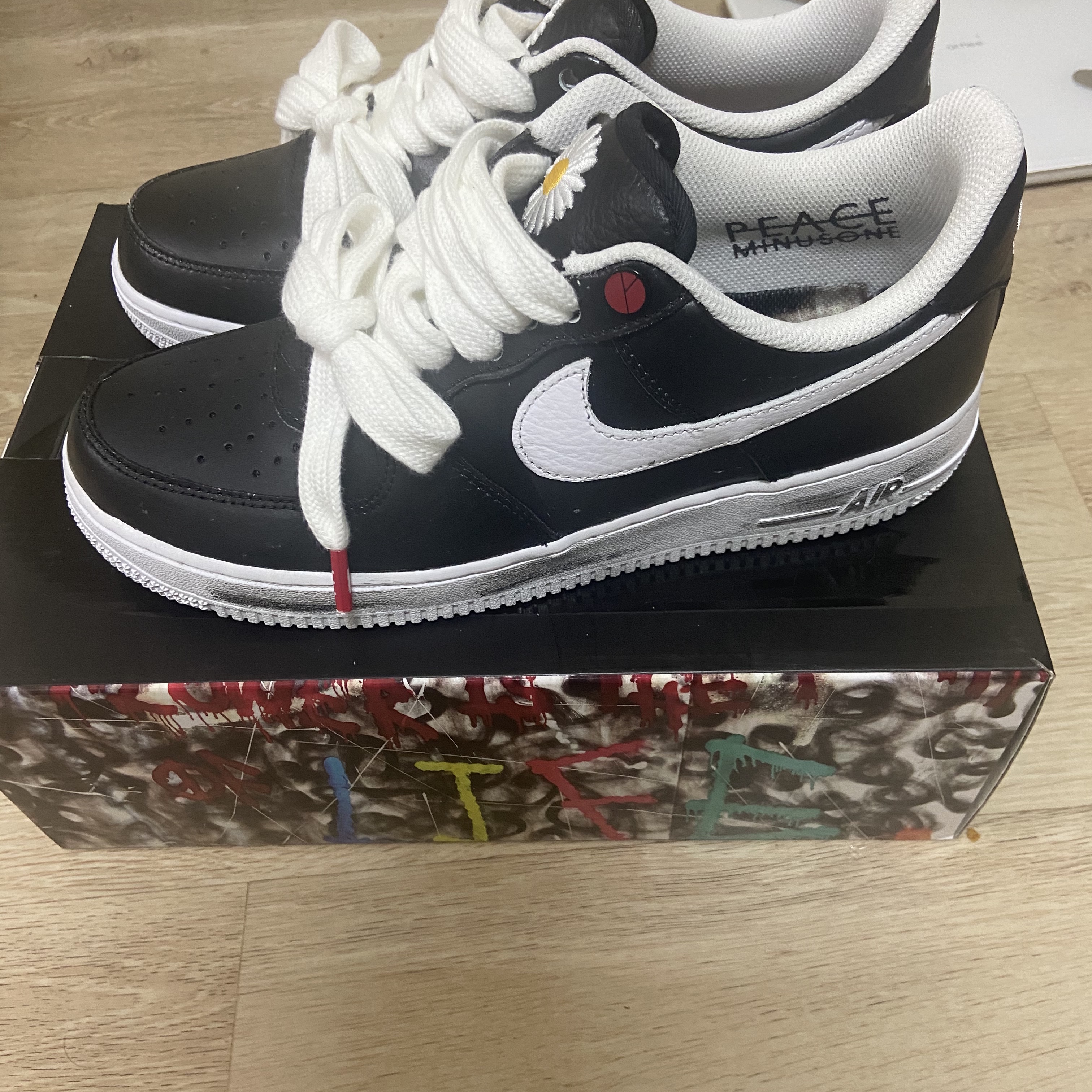 Nike x Peaceminusone Air Force 1 Low Para-Noise 착용 스타일