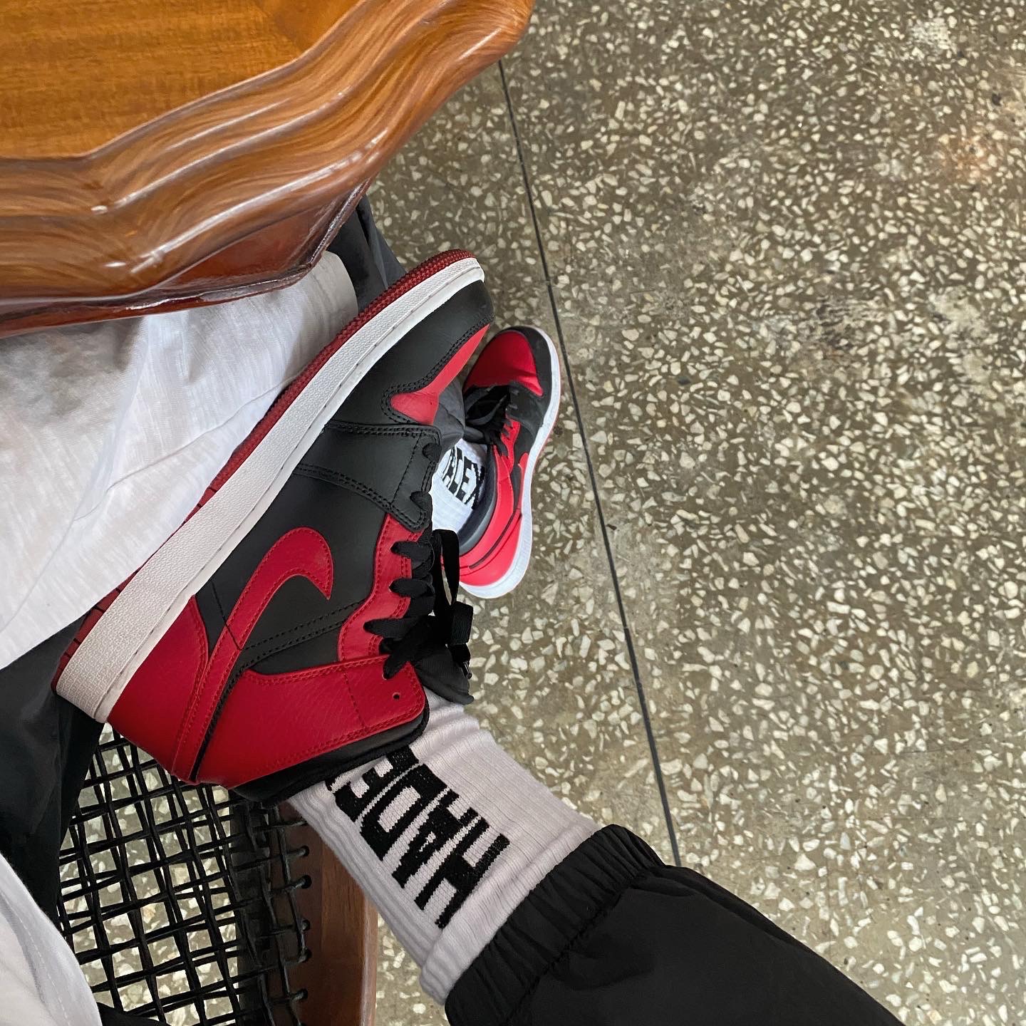 Jordan 1 Mid Bred Banned 2020 착용 스타일 - 2