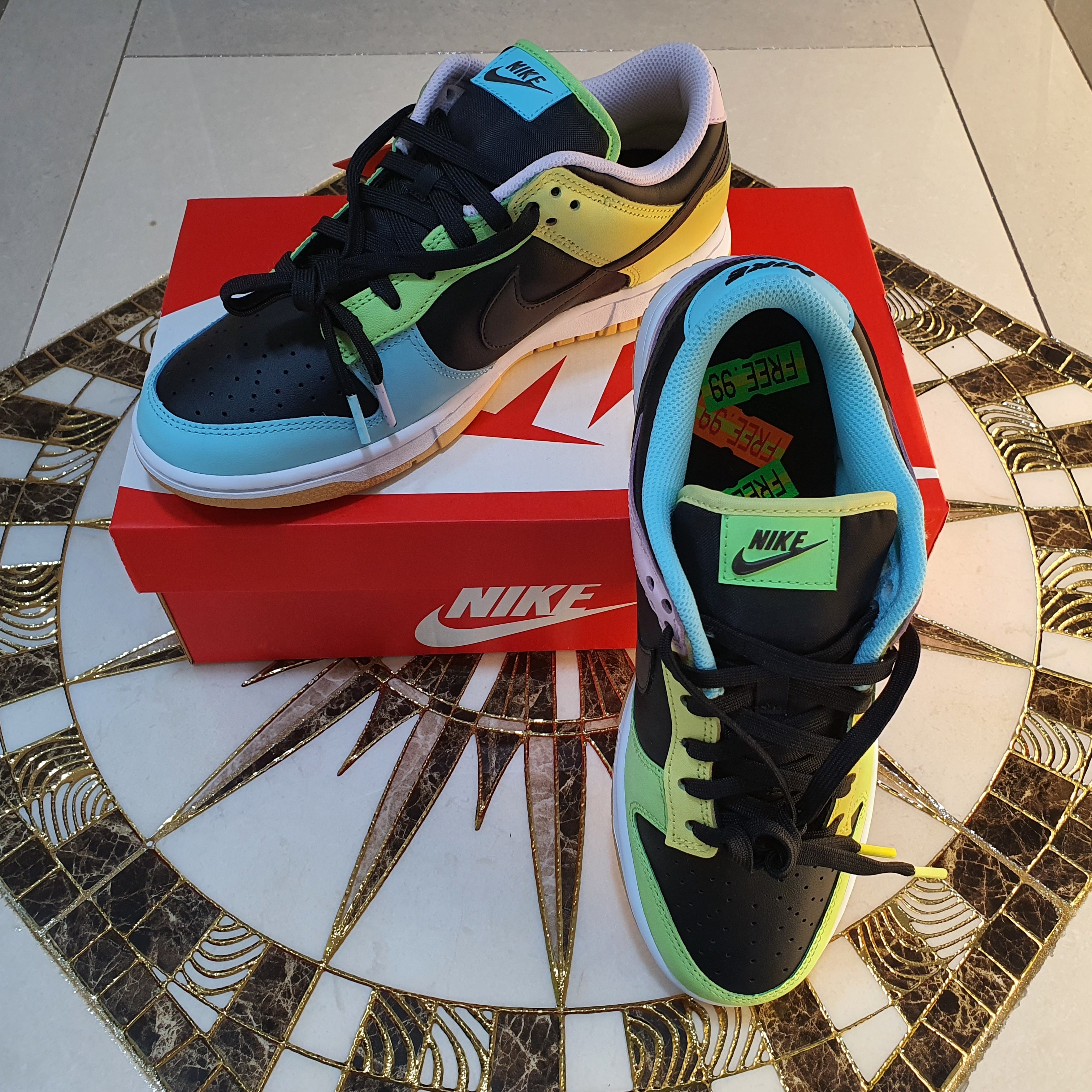 Nike Dunk Low SE Free.99 Black 착용 스타일 - 1